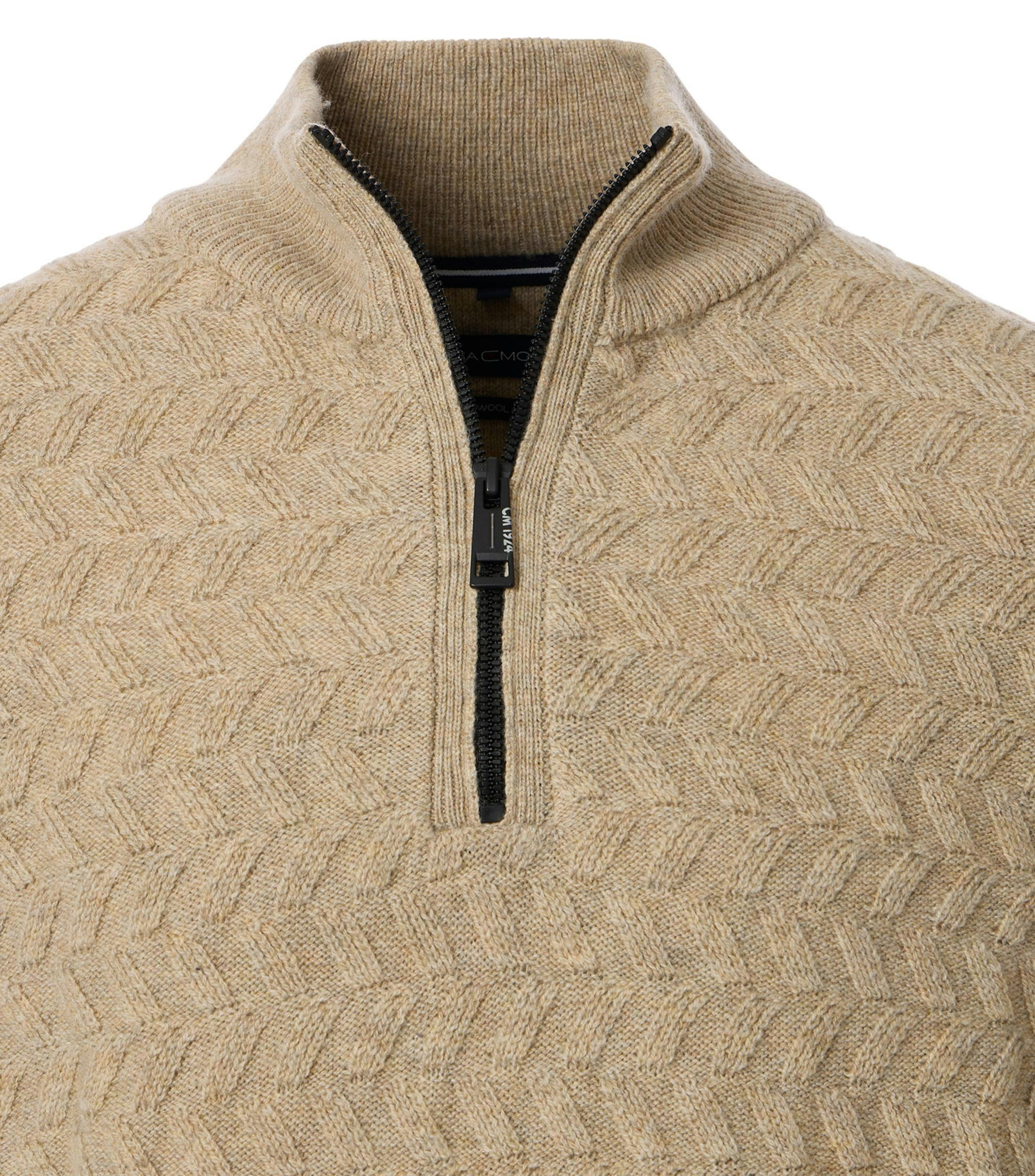 Ein Pullover im uni Muster in der Farbe Champagner Beige