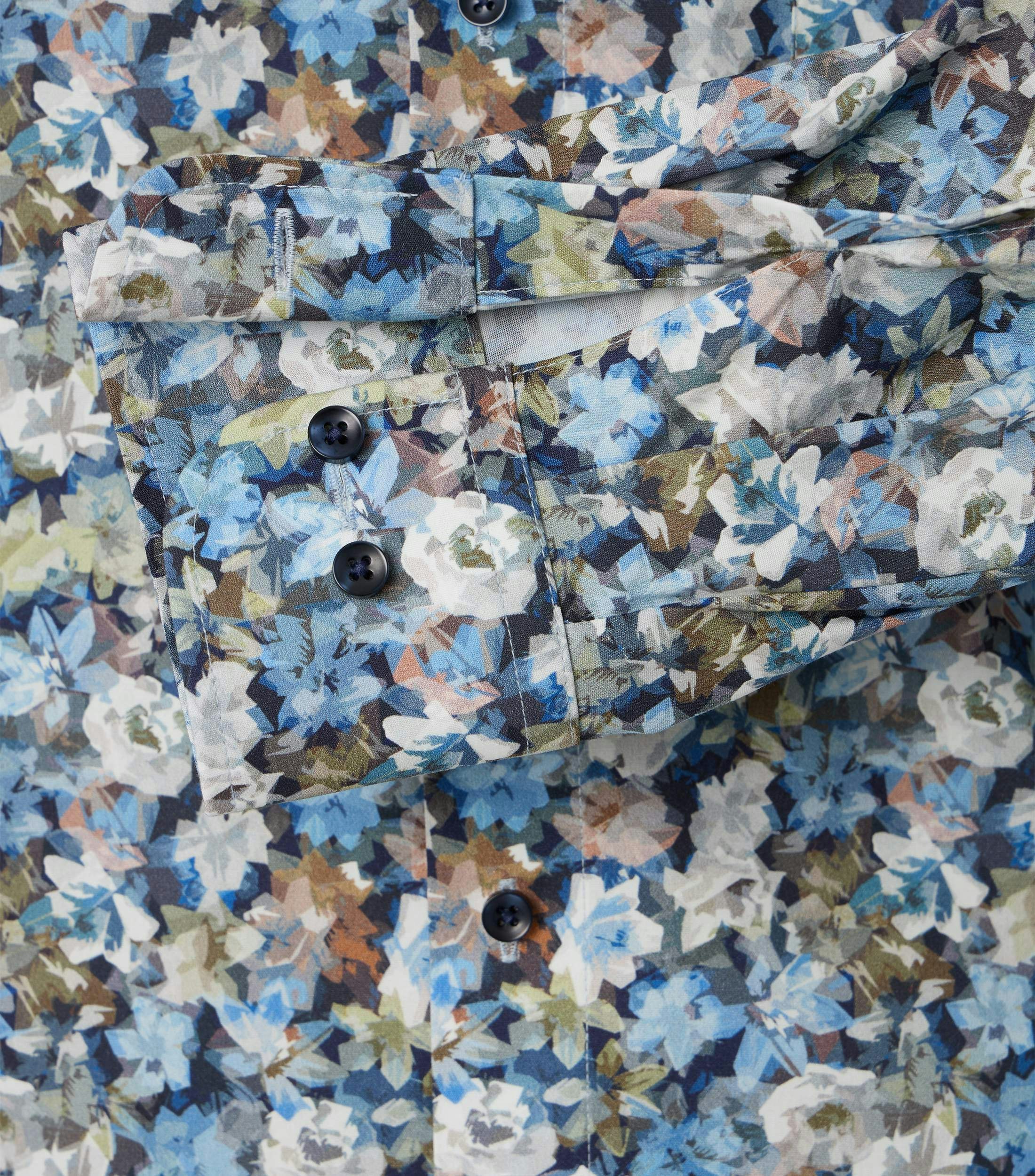 Ein Businesshemd im Print Muster in der Farbe Blau