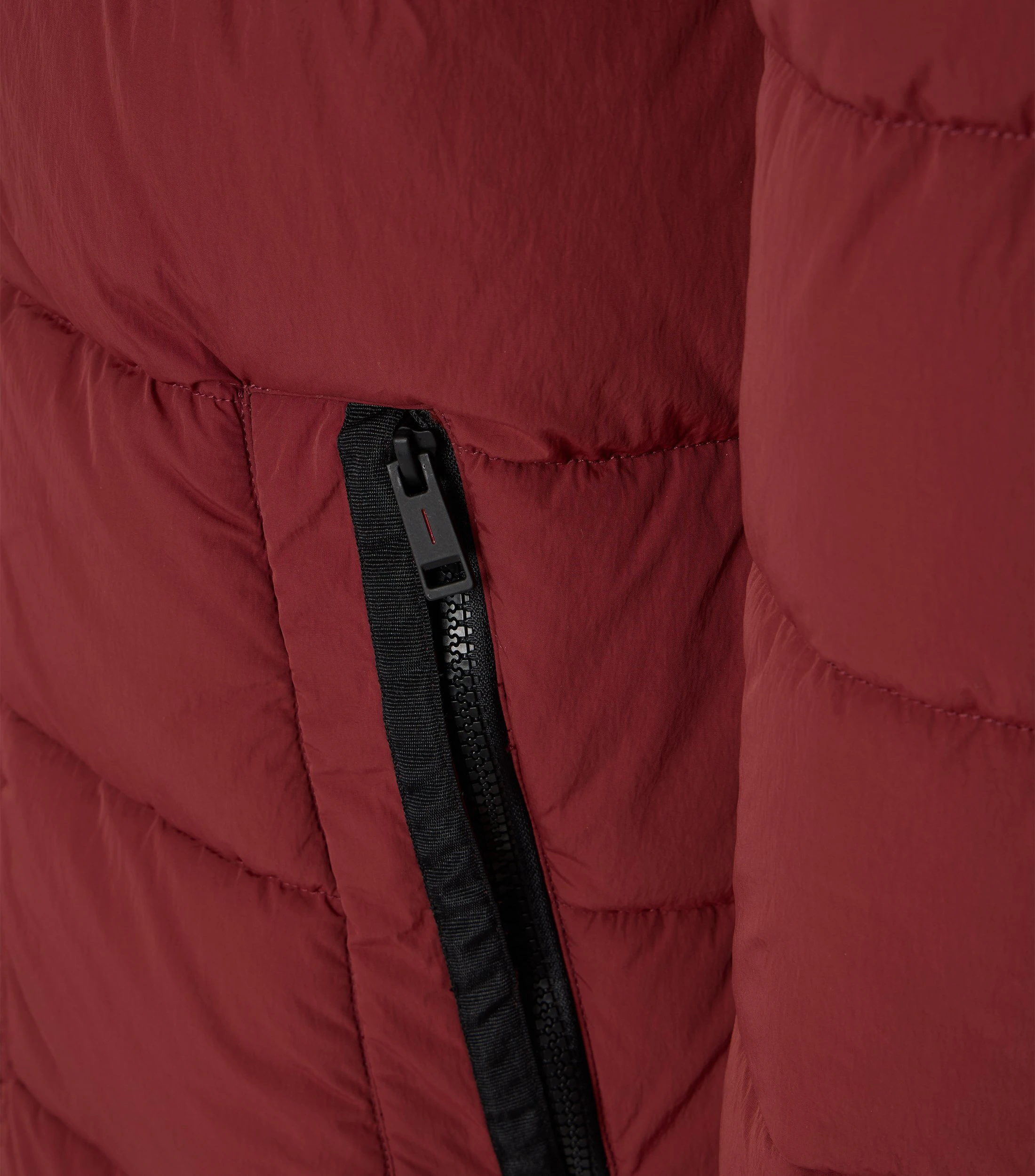 Steppjacke im unifarbenen Design in der Farbe Rot