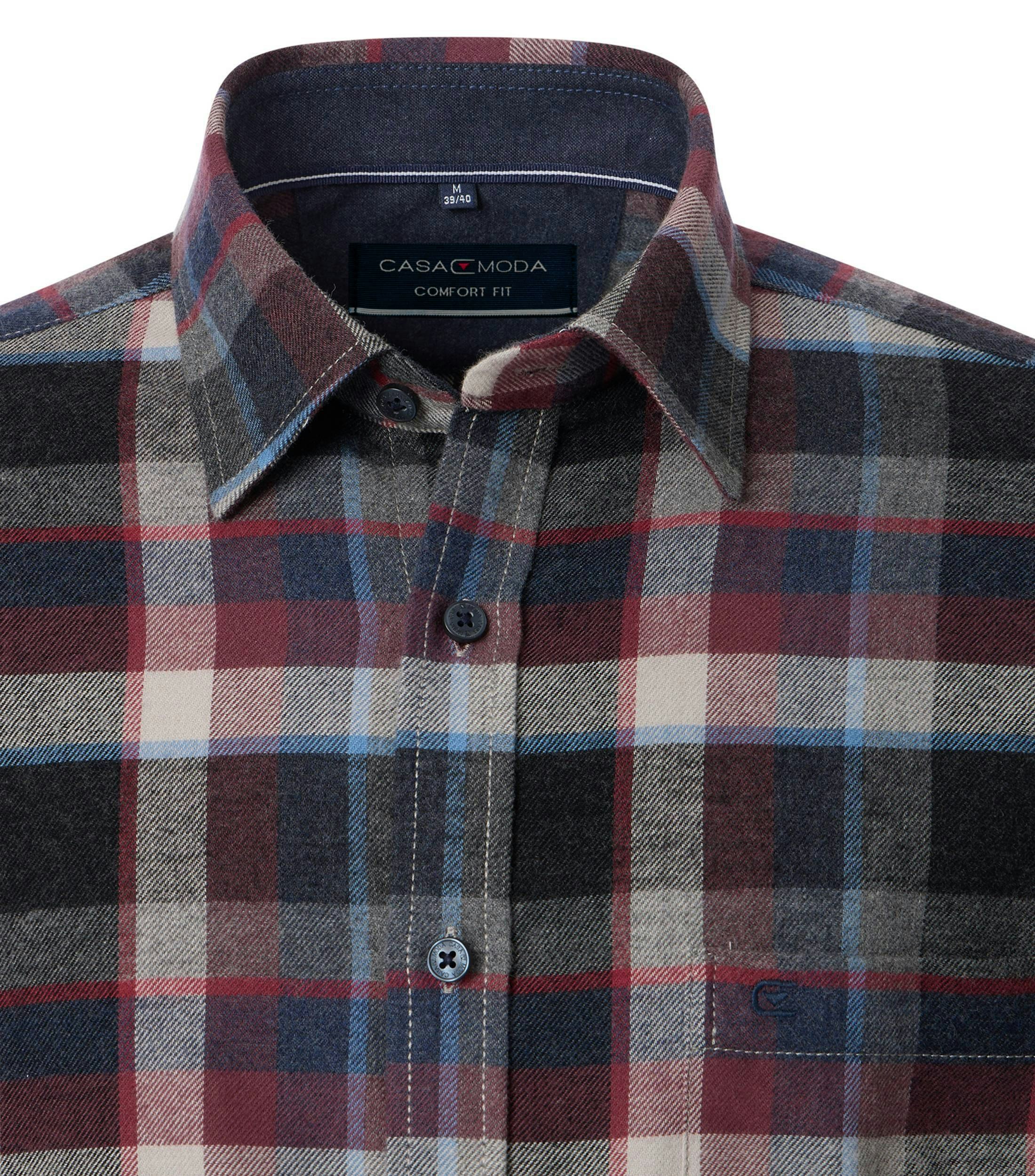 Ein Freizeithemd im kariert Muster in der Farbe Rot