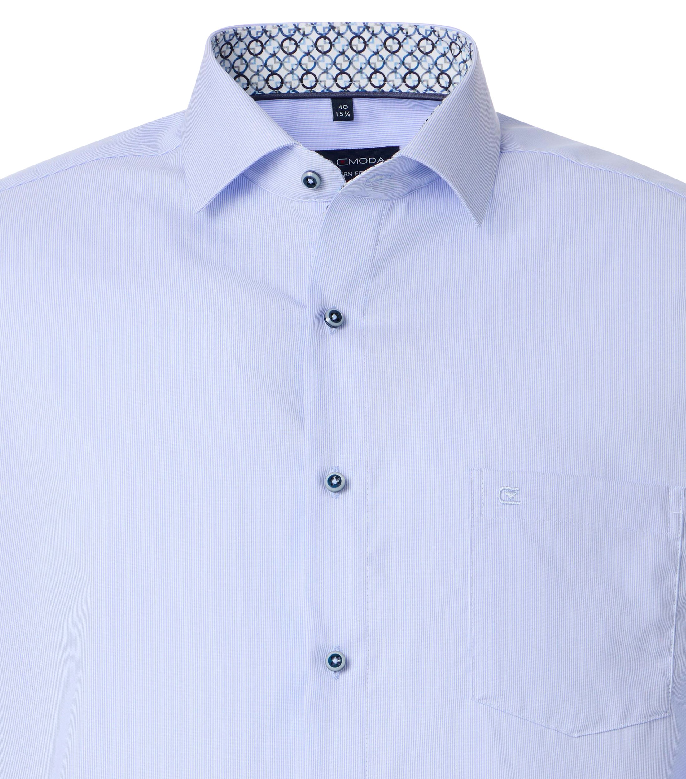 Ein Businesshemd im gestreift Muster in der Farbe Blau