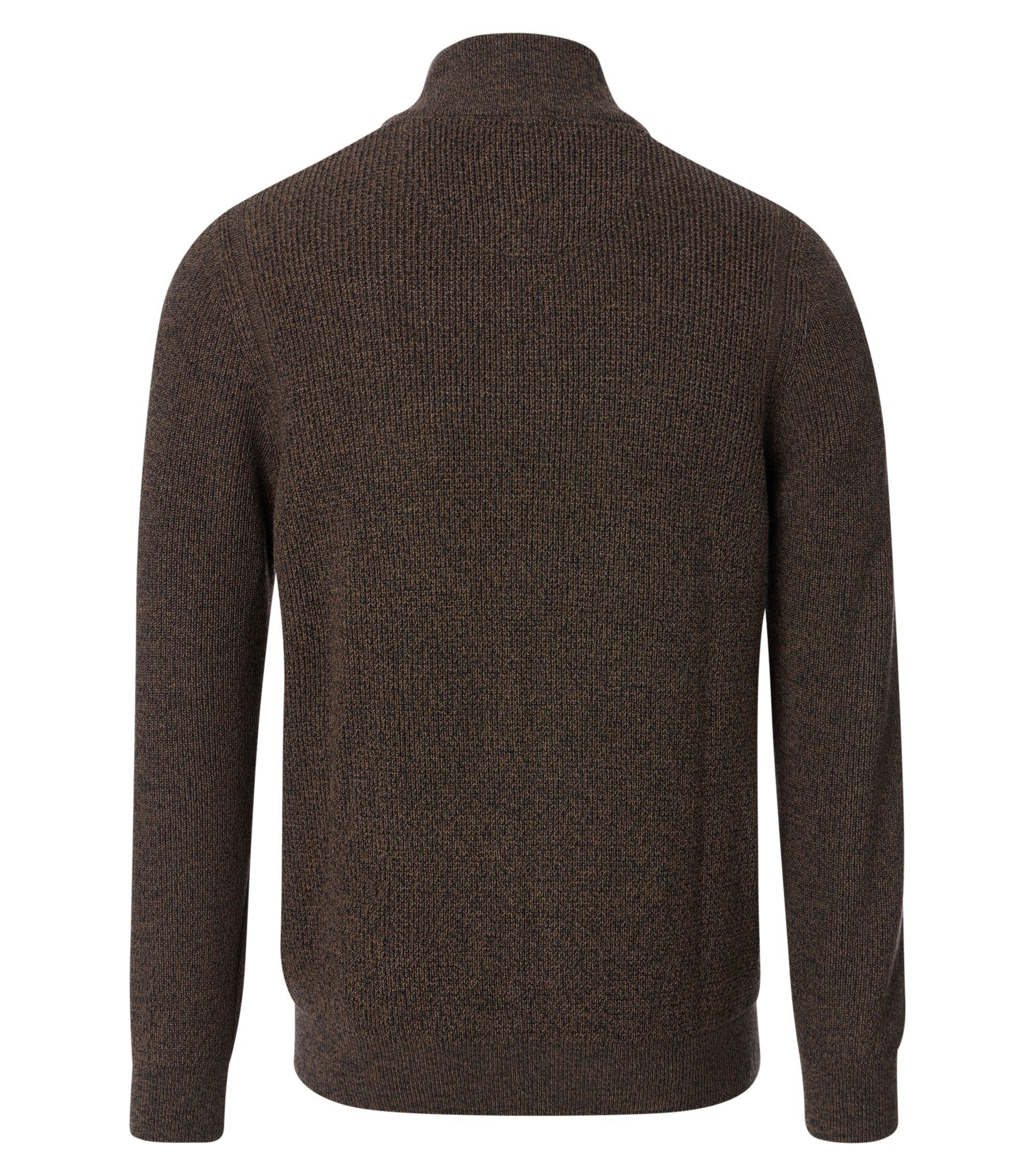 Ein Strickjacke im uni Muster in der Farbe Braun