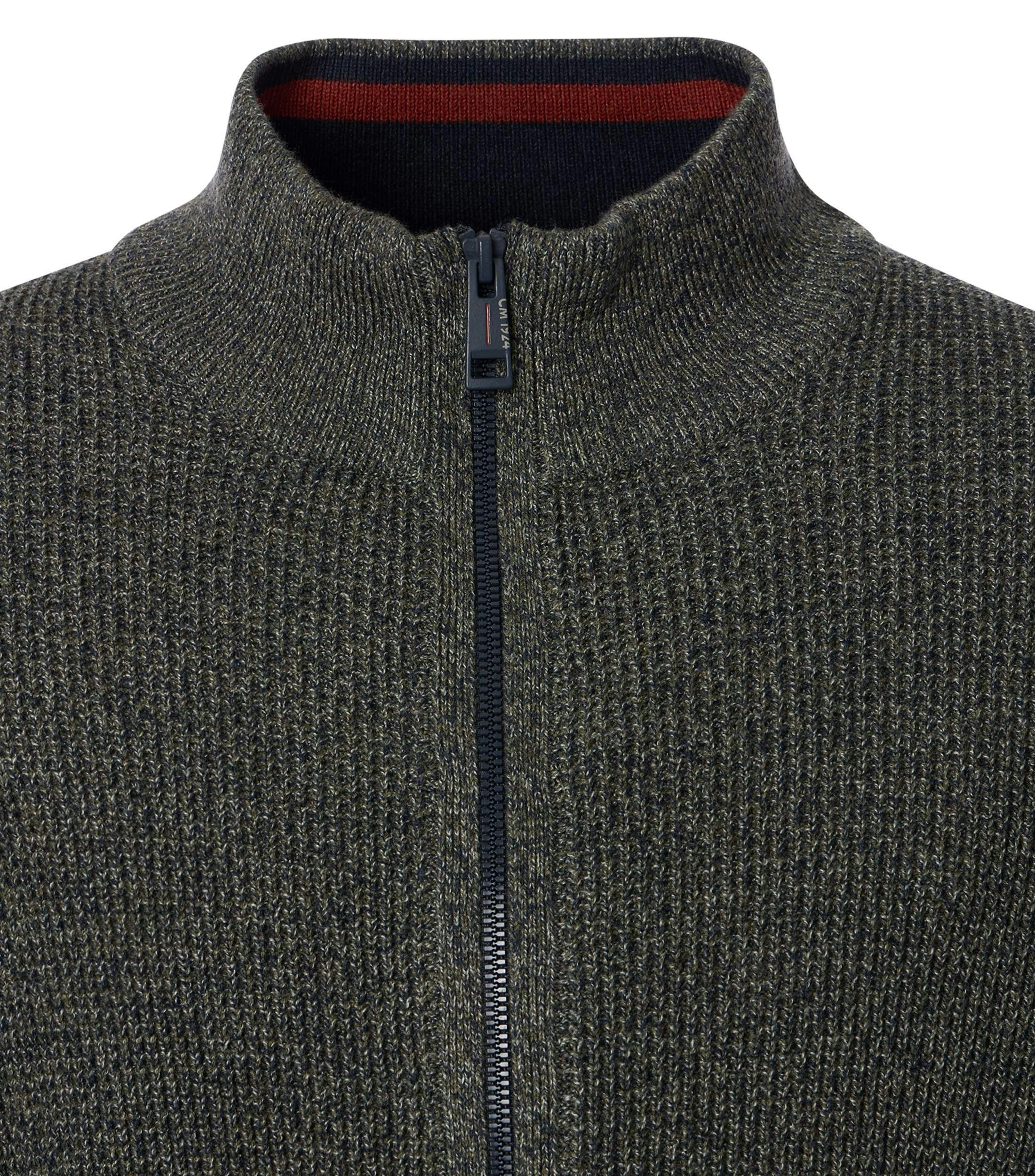 Ein Strickjacke im uni Muster in der Farbe Schlamm