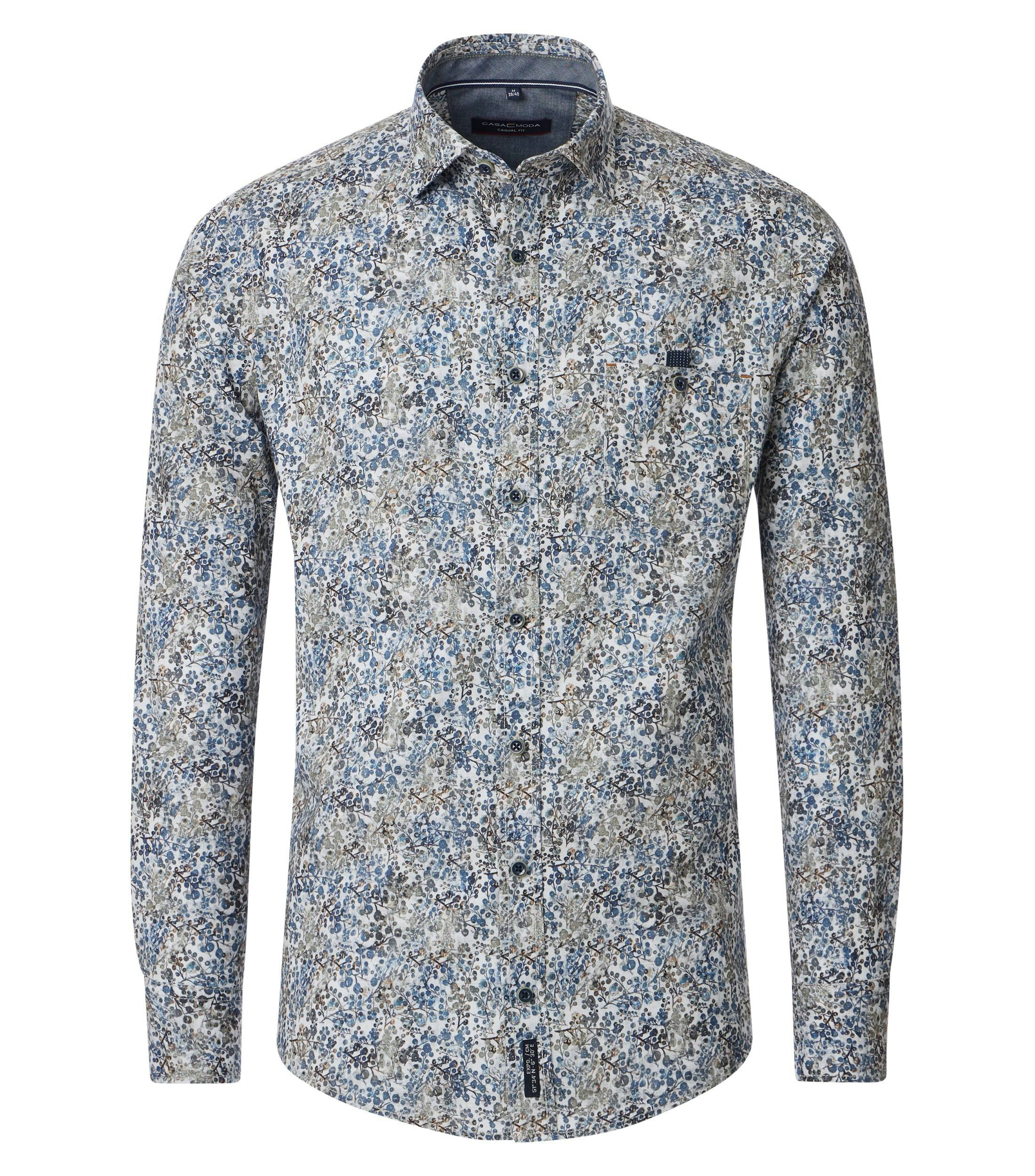 Ein Freizeithemd im Print Muster in der Farbe Hellblau