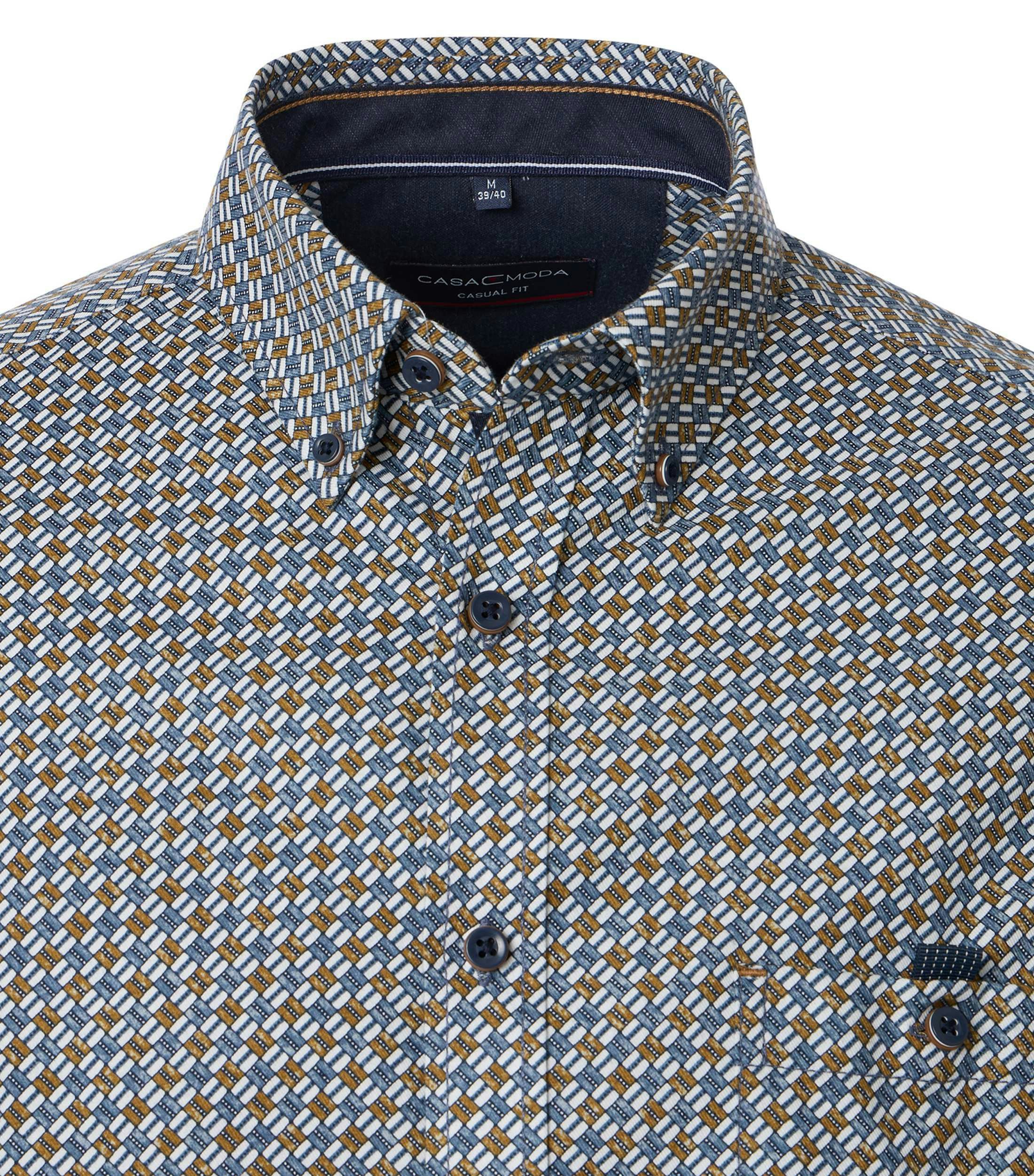 Ein Freizeithemd im Print Muster in der Farbe Hellblau