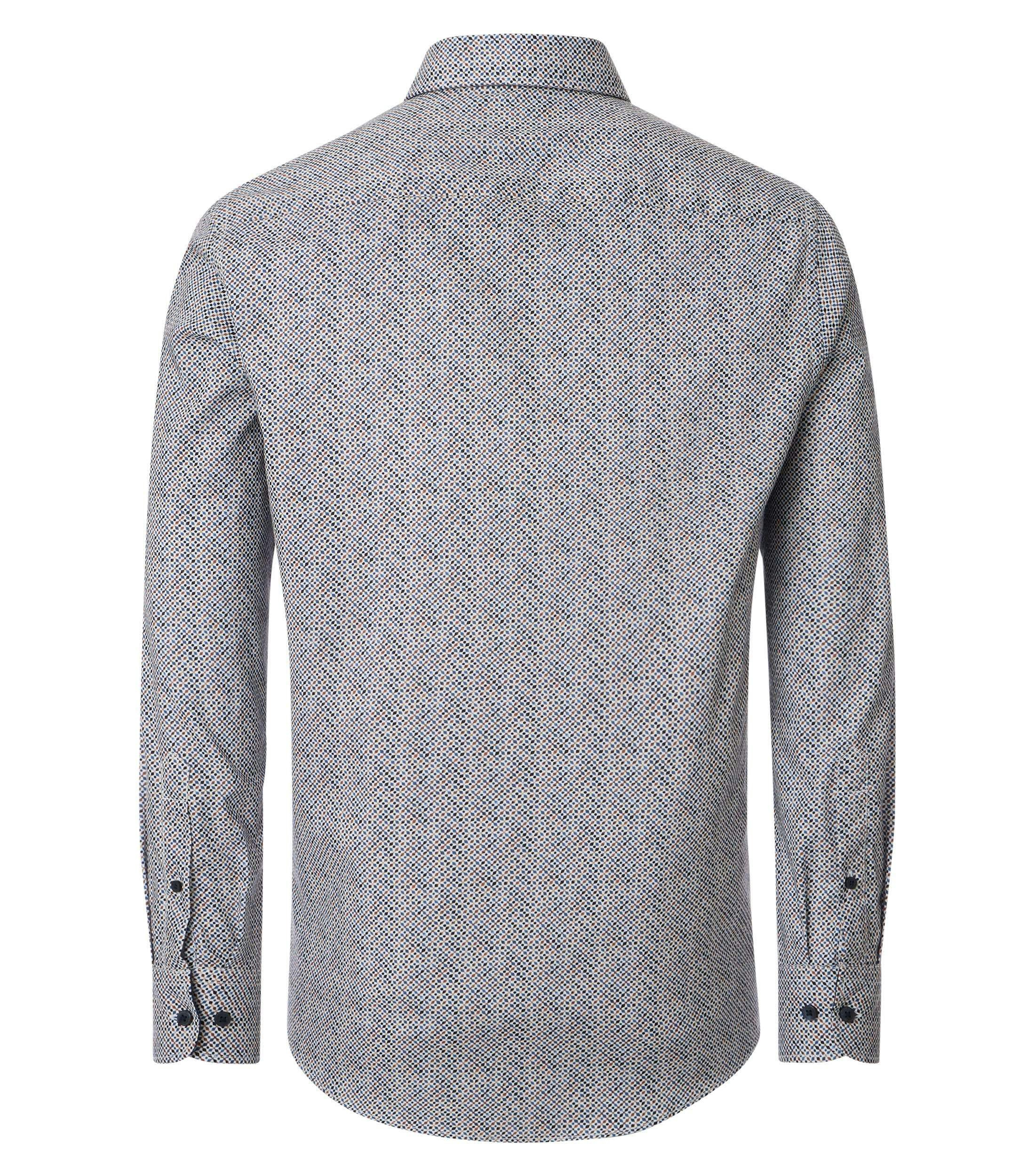 Ein Freizeithemd im Print Muster in der Farbe Hellblau