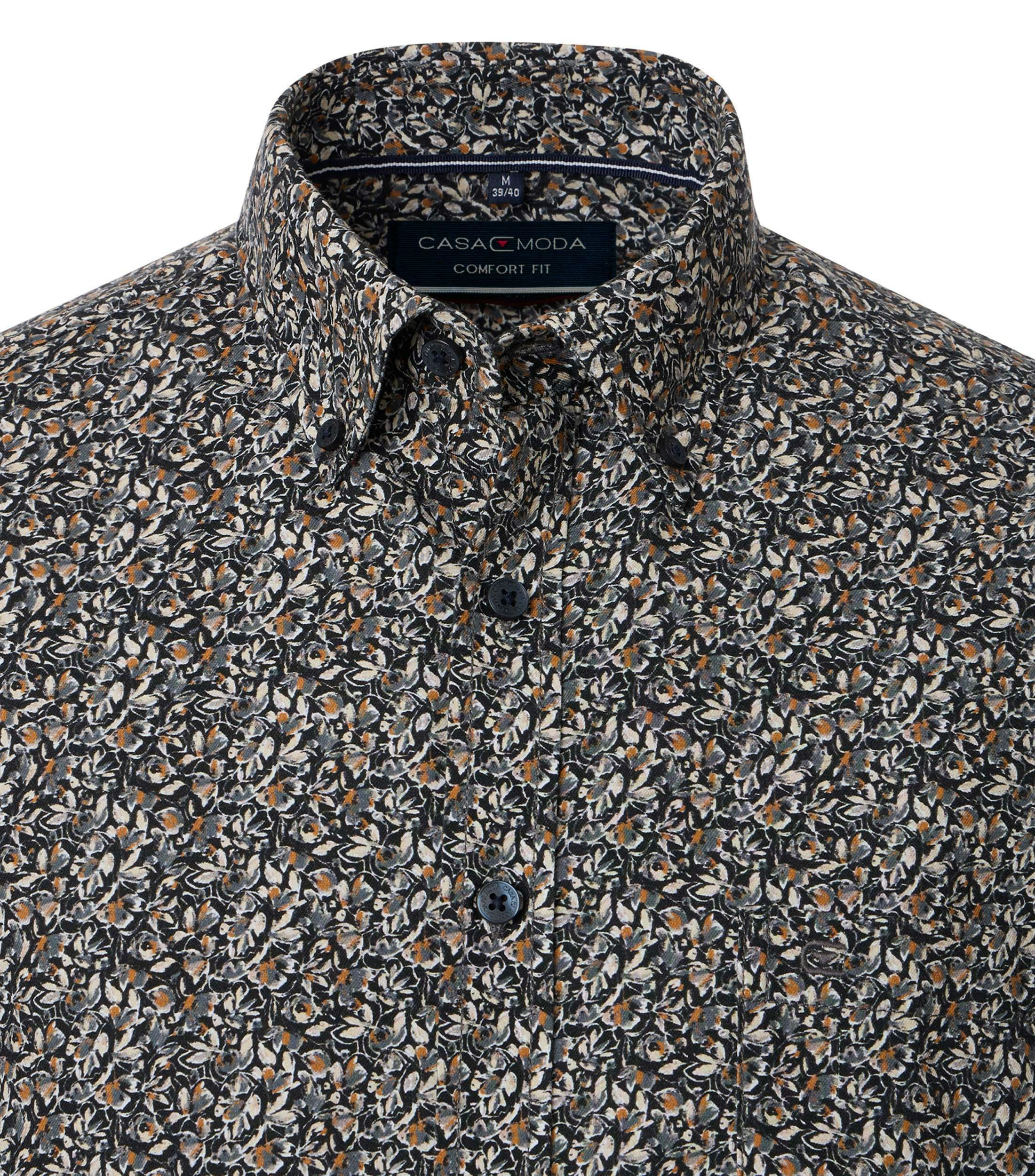 Ein Freizeithemd im Print Muster in der Farbe Dunkelgrün