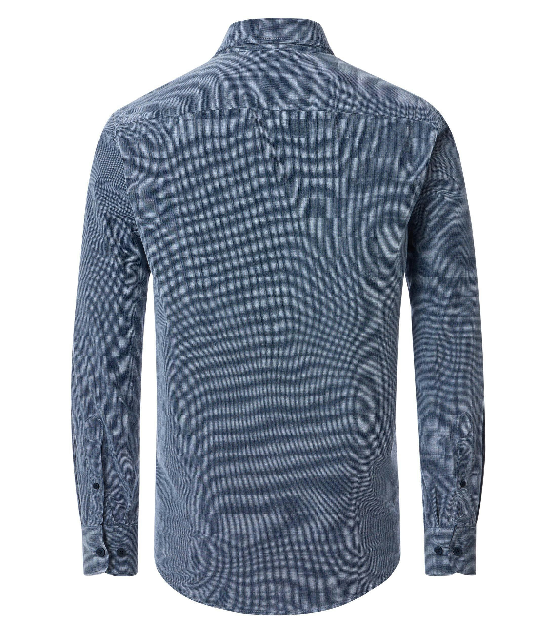 Ein Freizeithemd im uni Muster in der Farbe Mittelblau