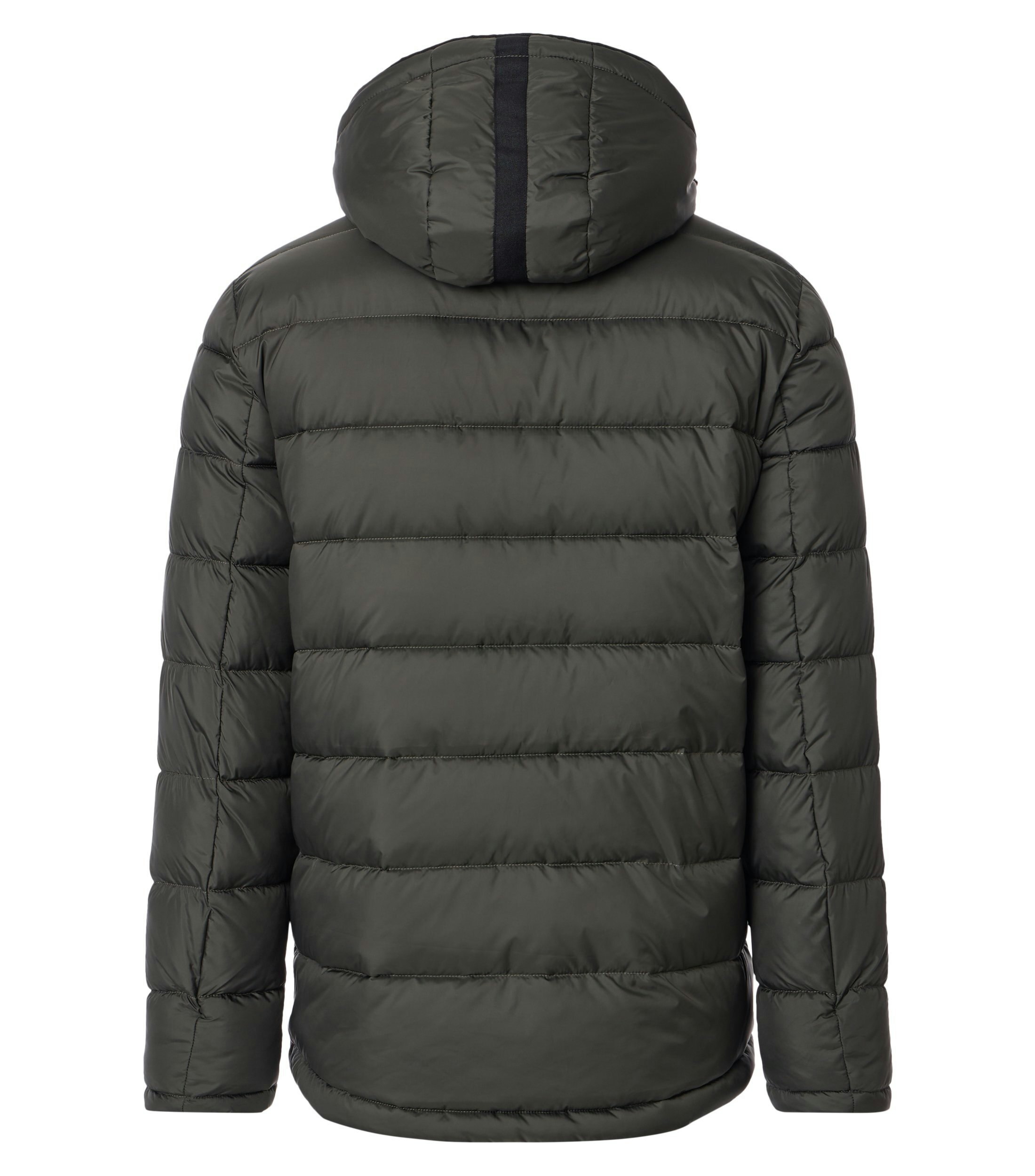 Das Model trägt eine Jacke im uni Muster in der Farbe Dunkelgrün