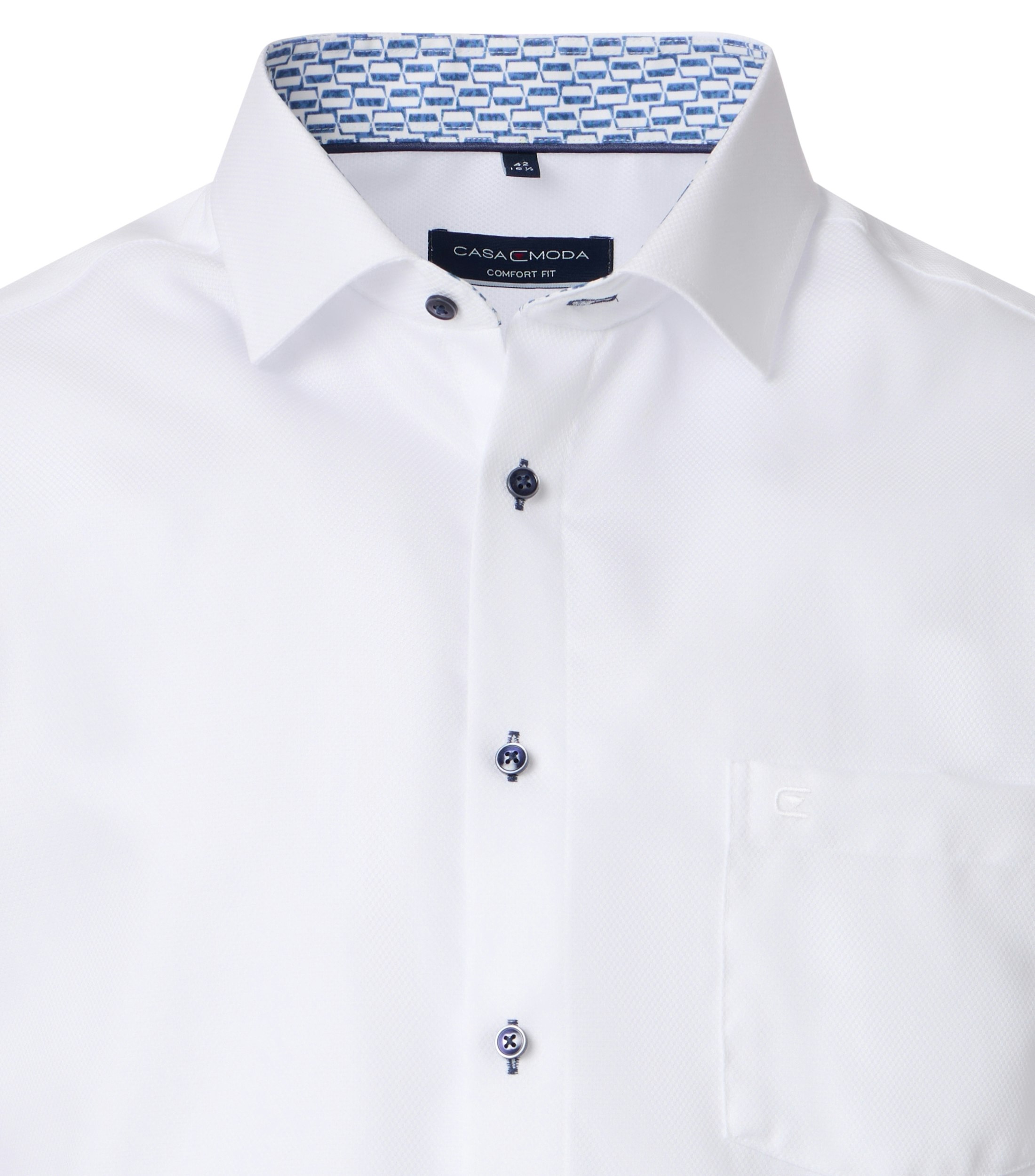 Ein Businesshemd im uni Muster in der Farbe Weiß