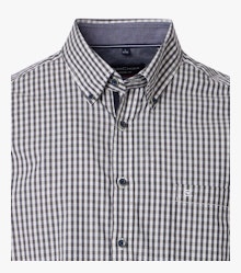 Ein Freizeithemd im kariert Muster in der Farbe Hellgrau