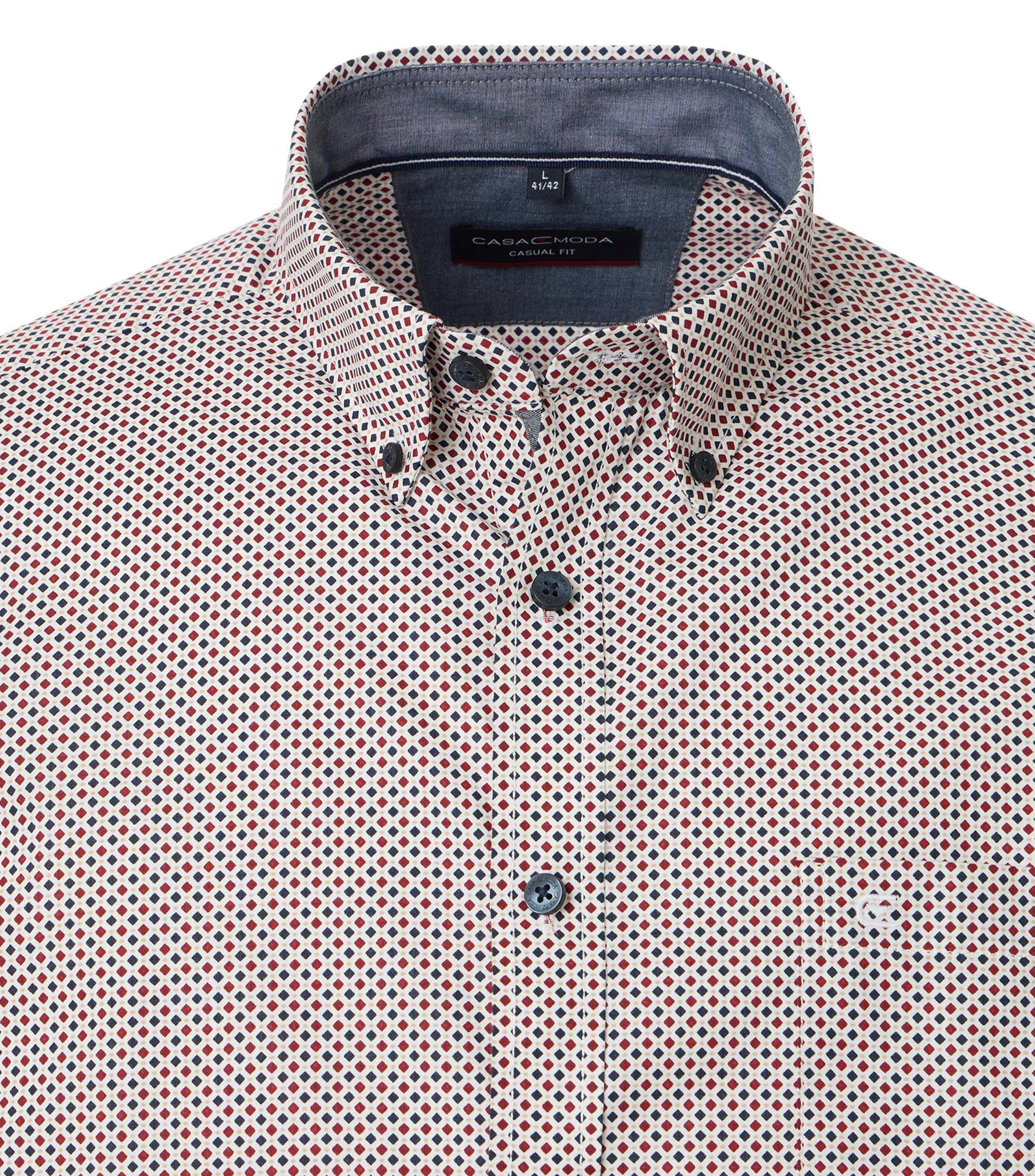 Ein Freizeithemd im Print Muster in der Farbe Rosarot