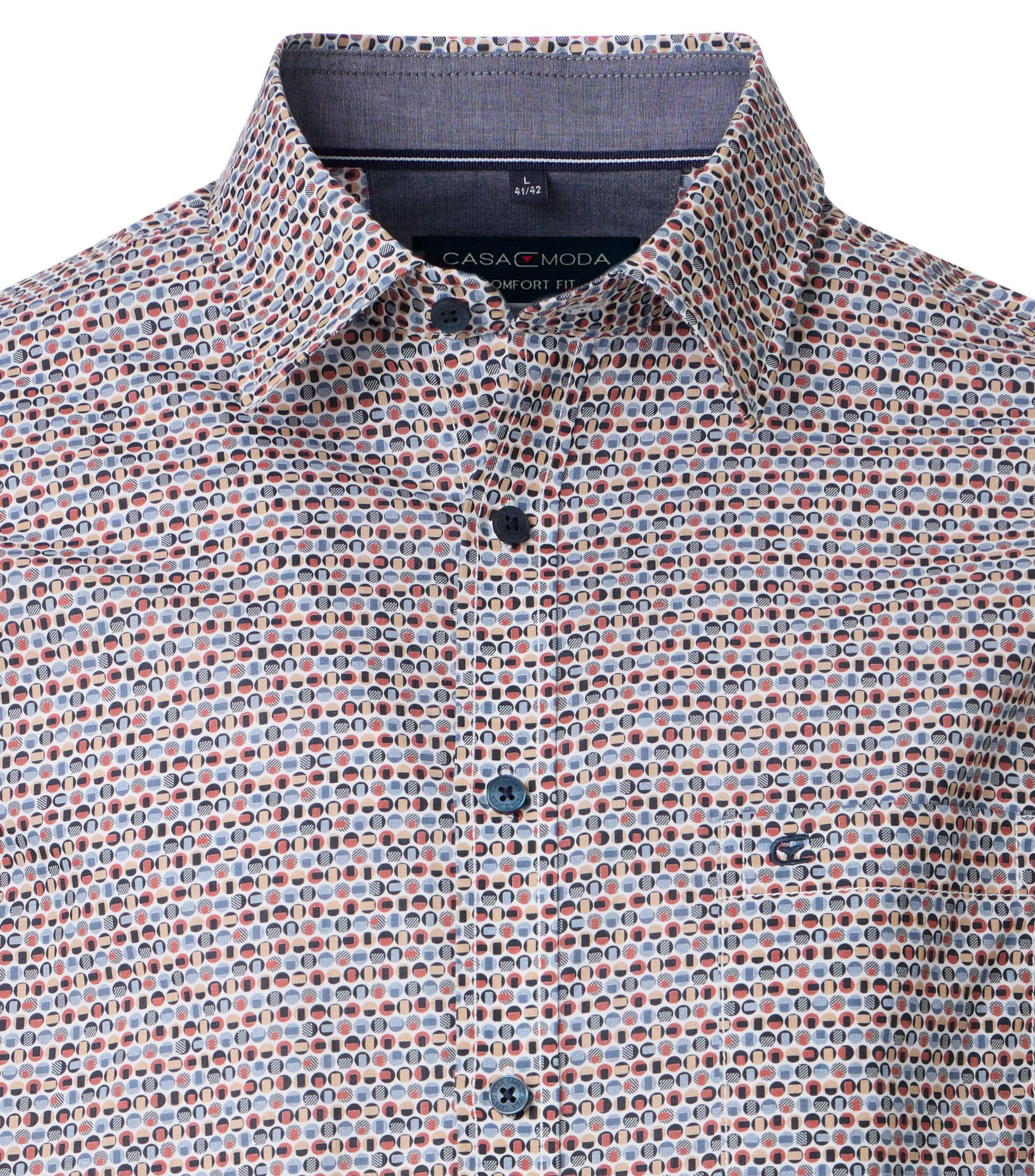 Ein Freizeithemd im Print Muster in der Farbe Rosarot