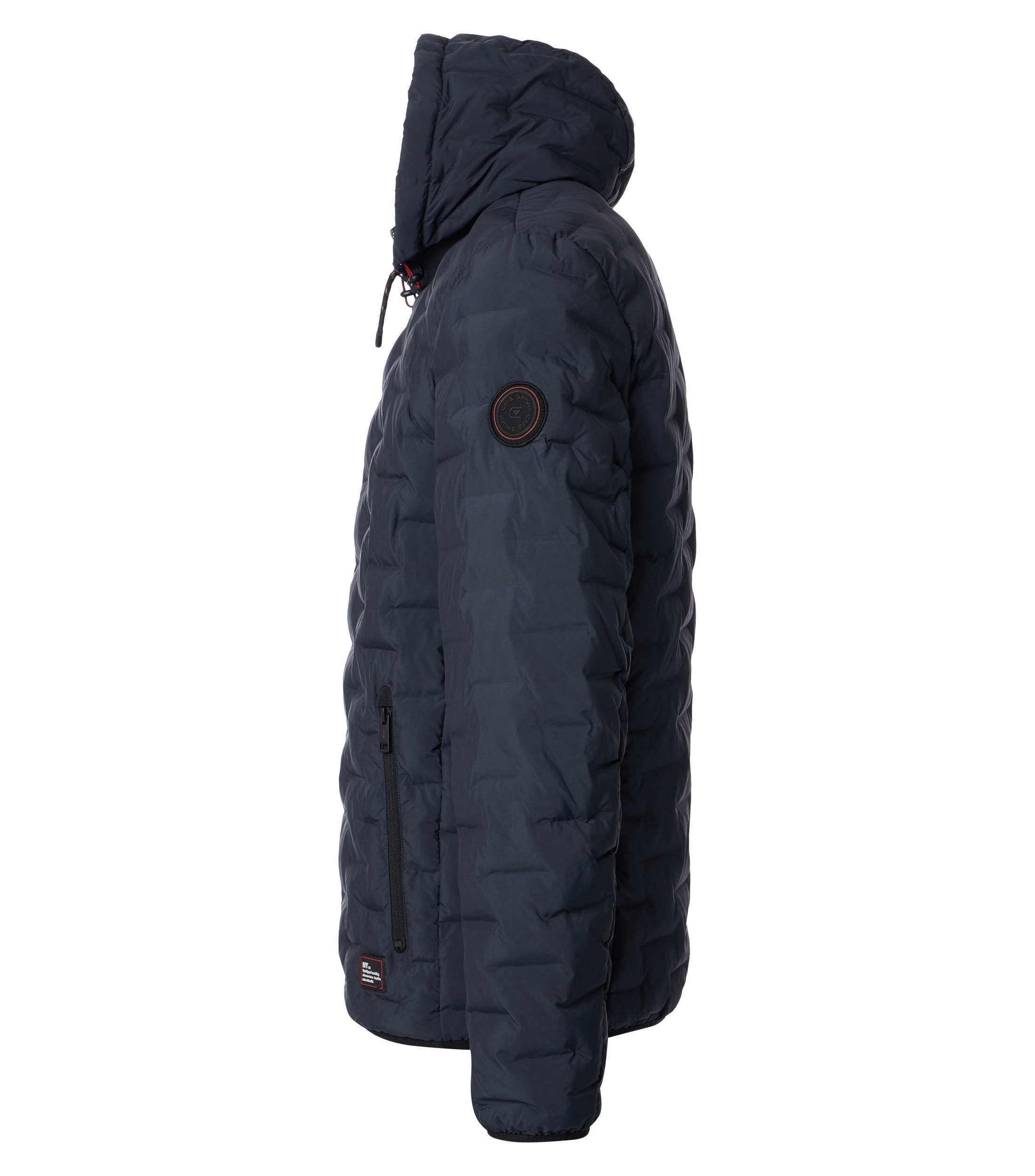 Das Model trägt eine Jacke im uni Muster in der Farbe Dunkelblau