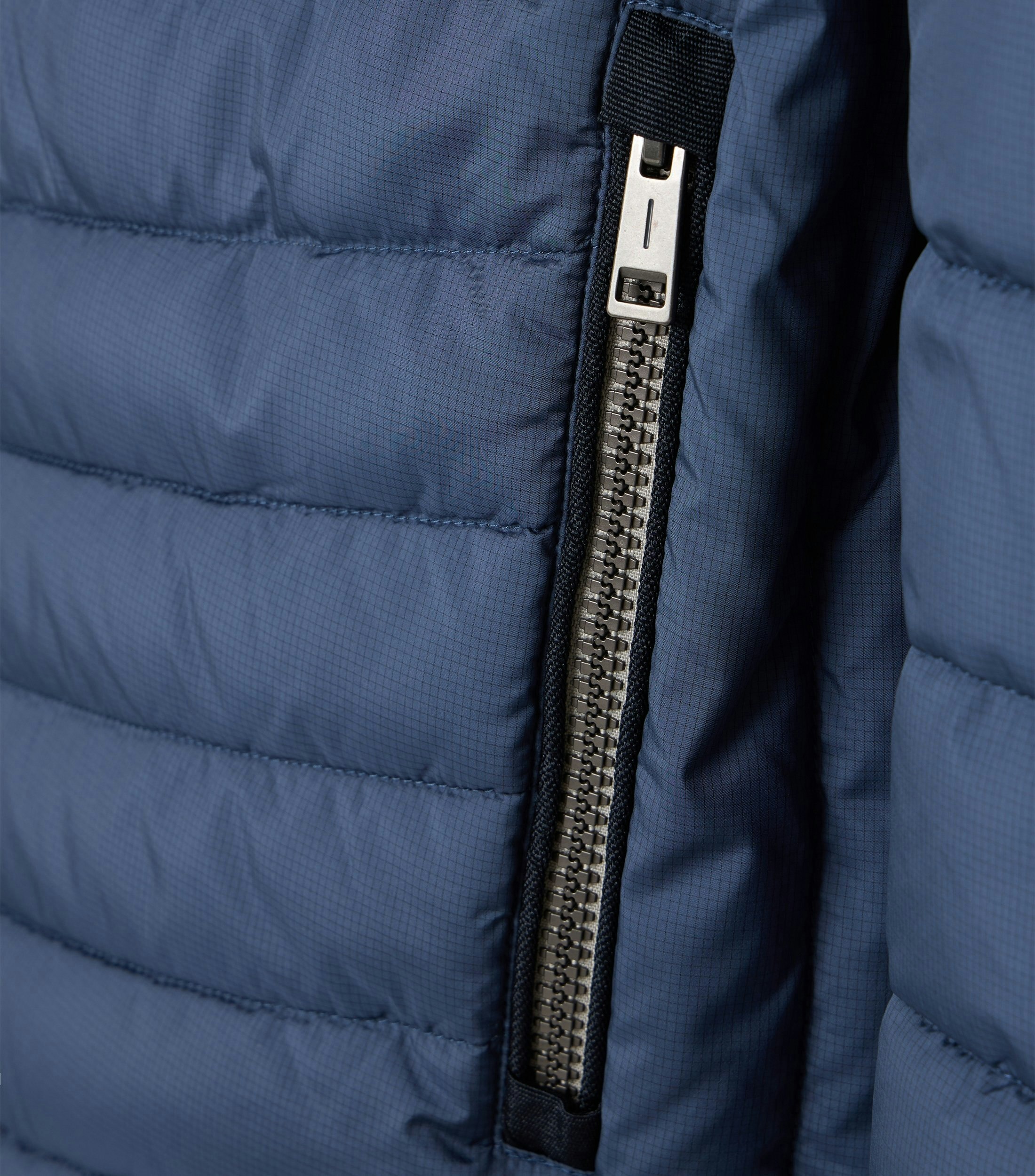 Steppjacke im unifarbenen Design in der Farbe Blau