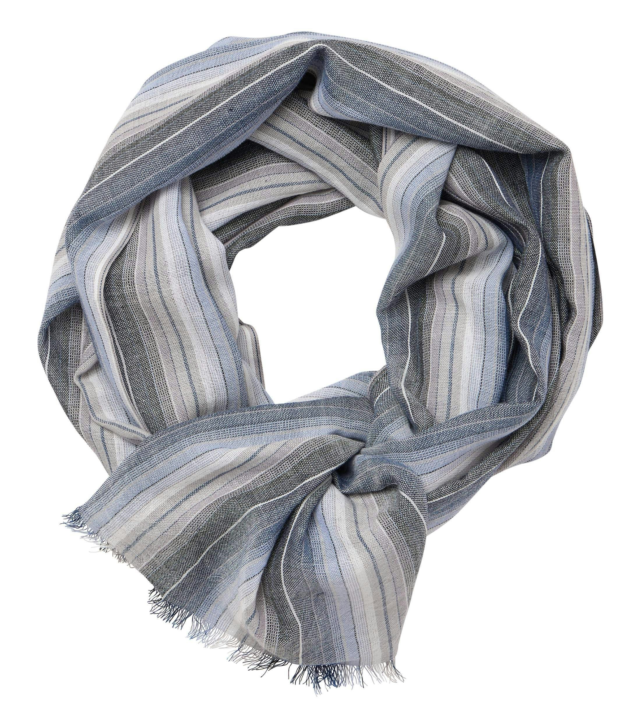 Ein Schal im uni Muster in der Farbe Beige