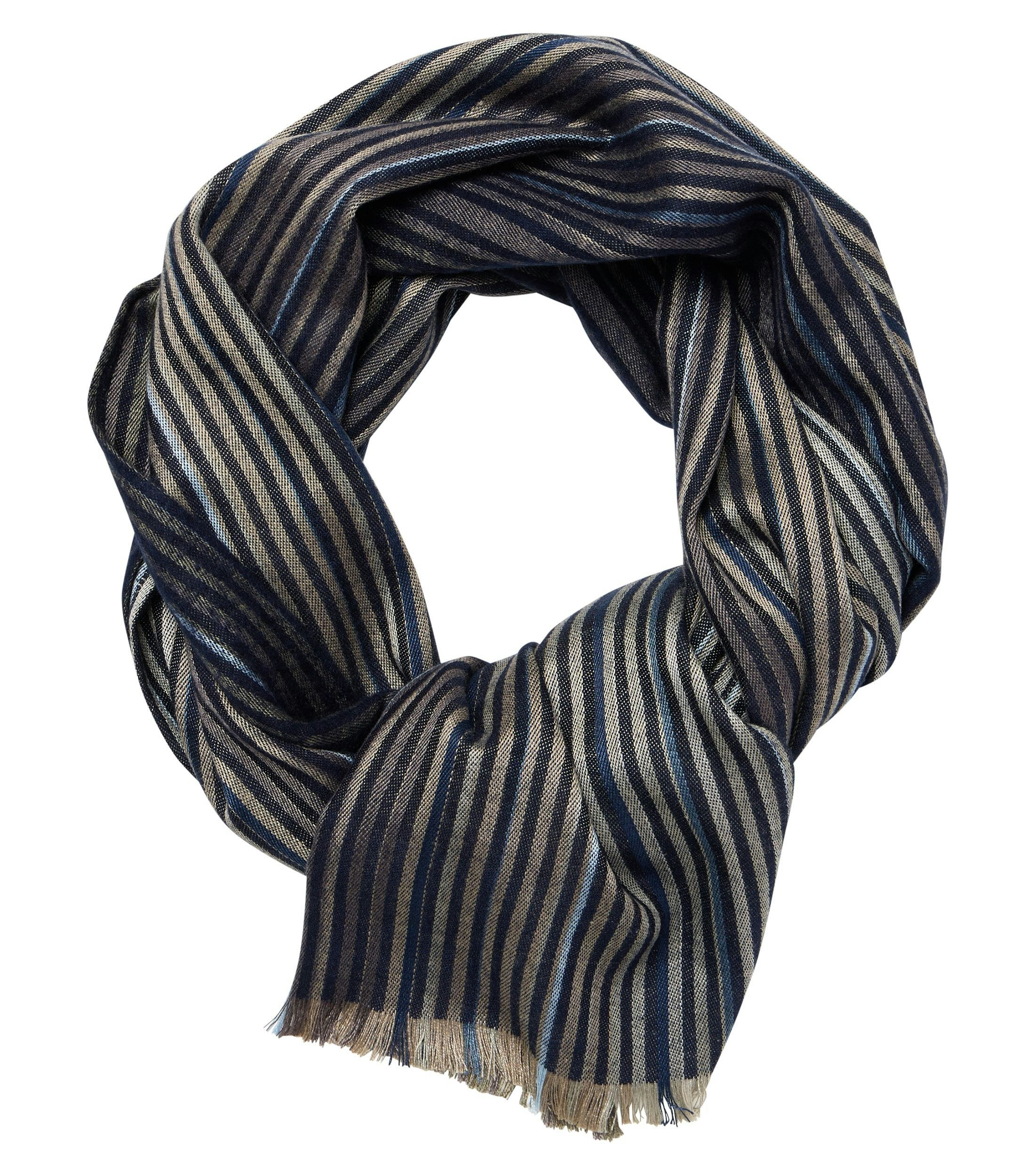 Ein Schal im uni Muster in der Farbe Beige