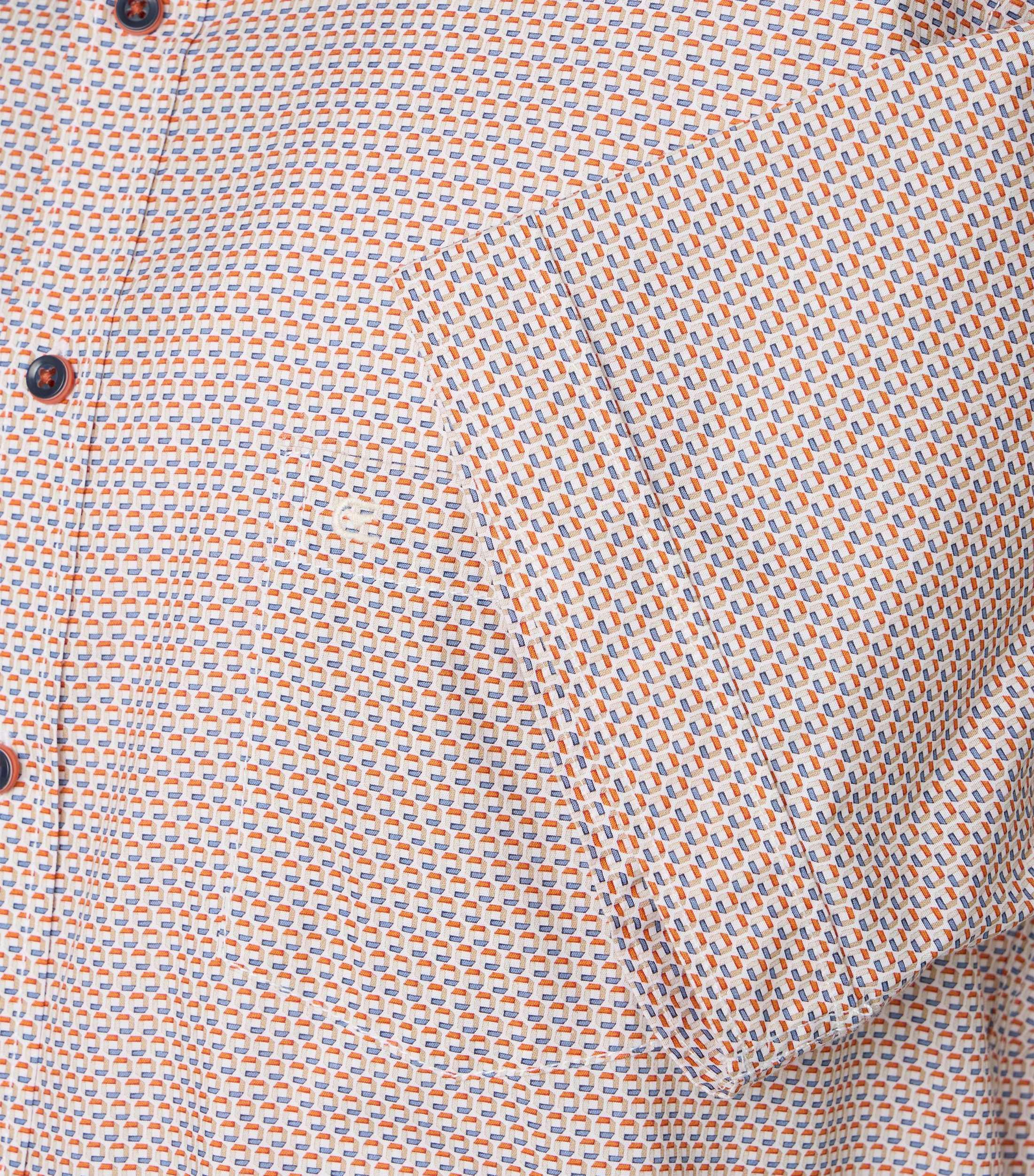 Ein Freizeithemd im Print Muster in der Farbe Rosarot