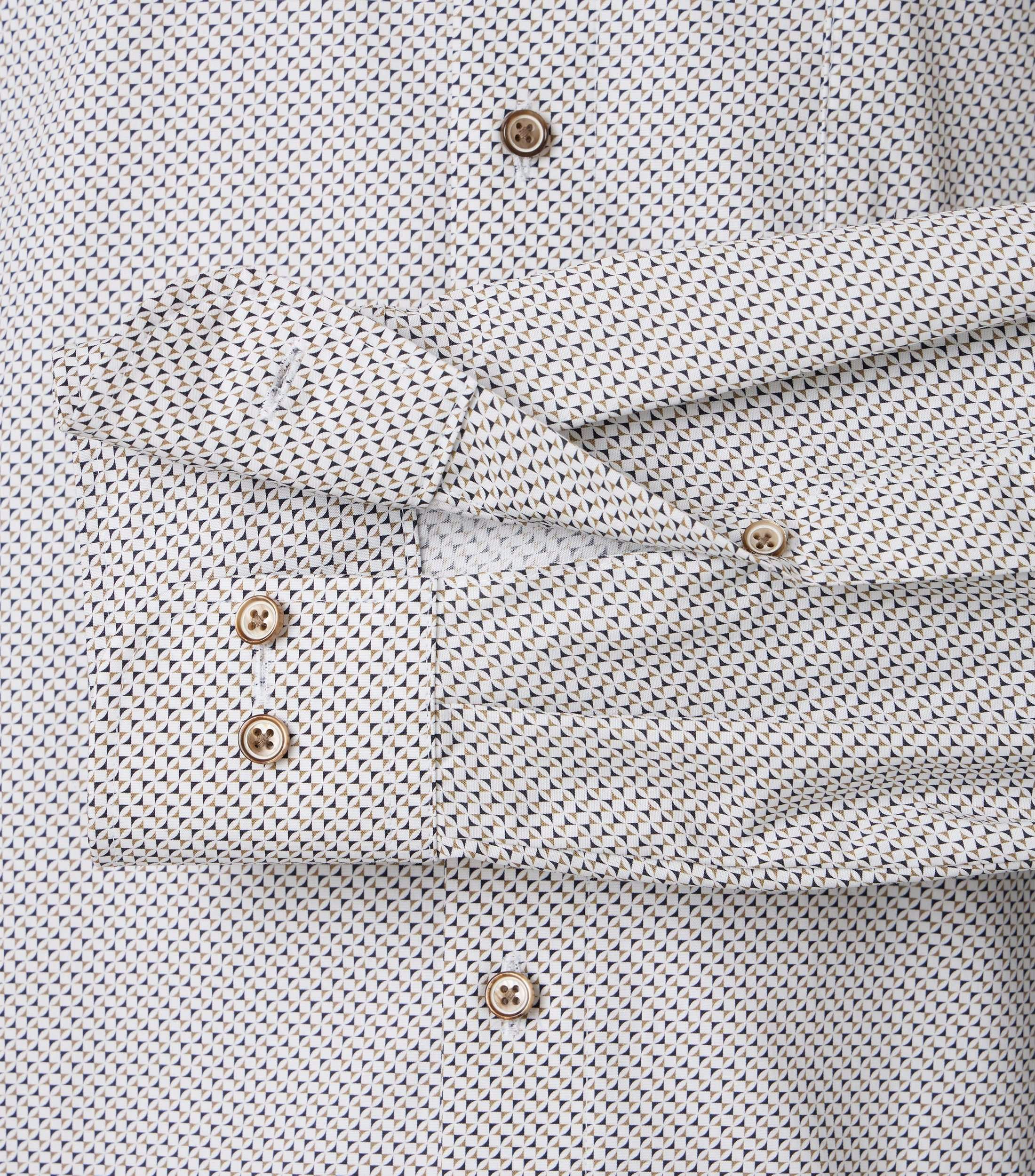 Ein Businesshemd im Print Muster in der Farbe Beige