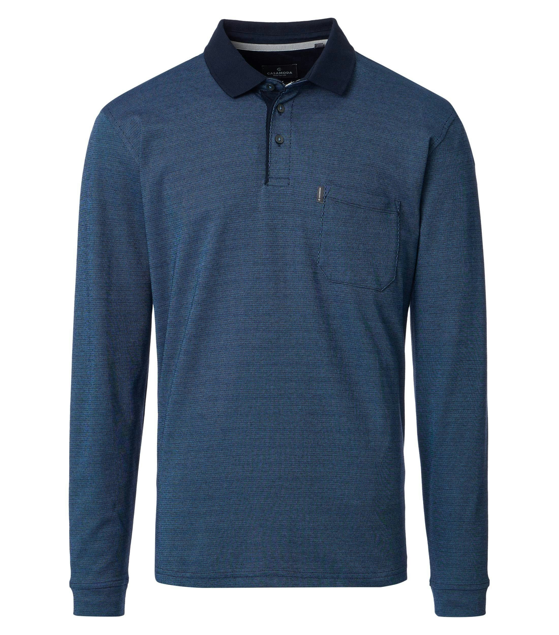 Ein Polo-Shirt im gestreift Muster in der Farbe Blau