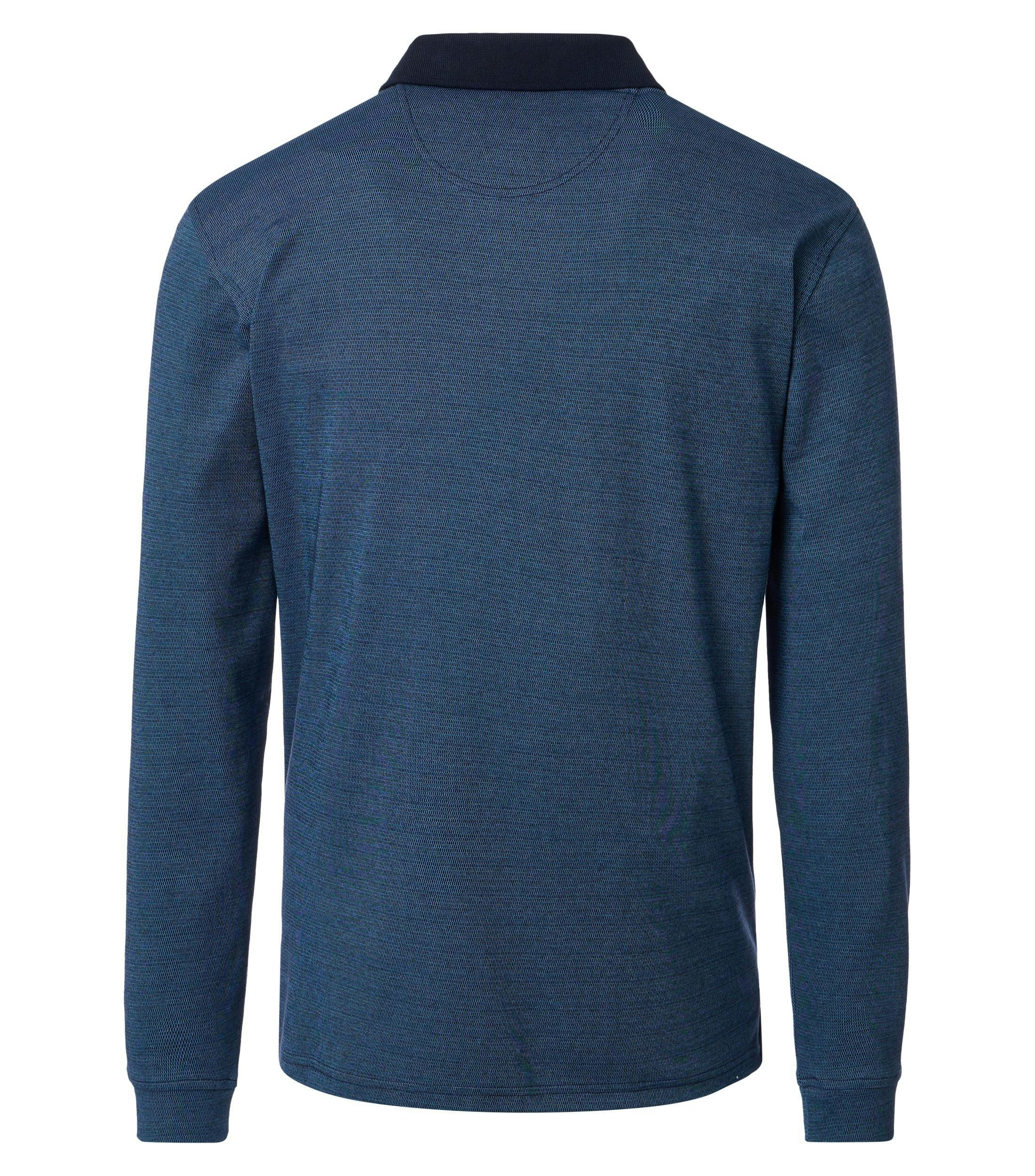 Ein Polo-Shirt im gestreift Muster in der Farbe Blau