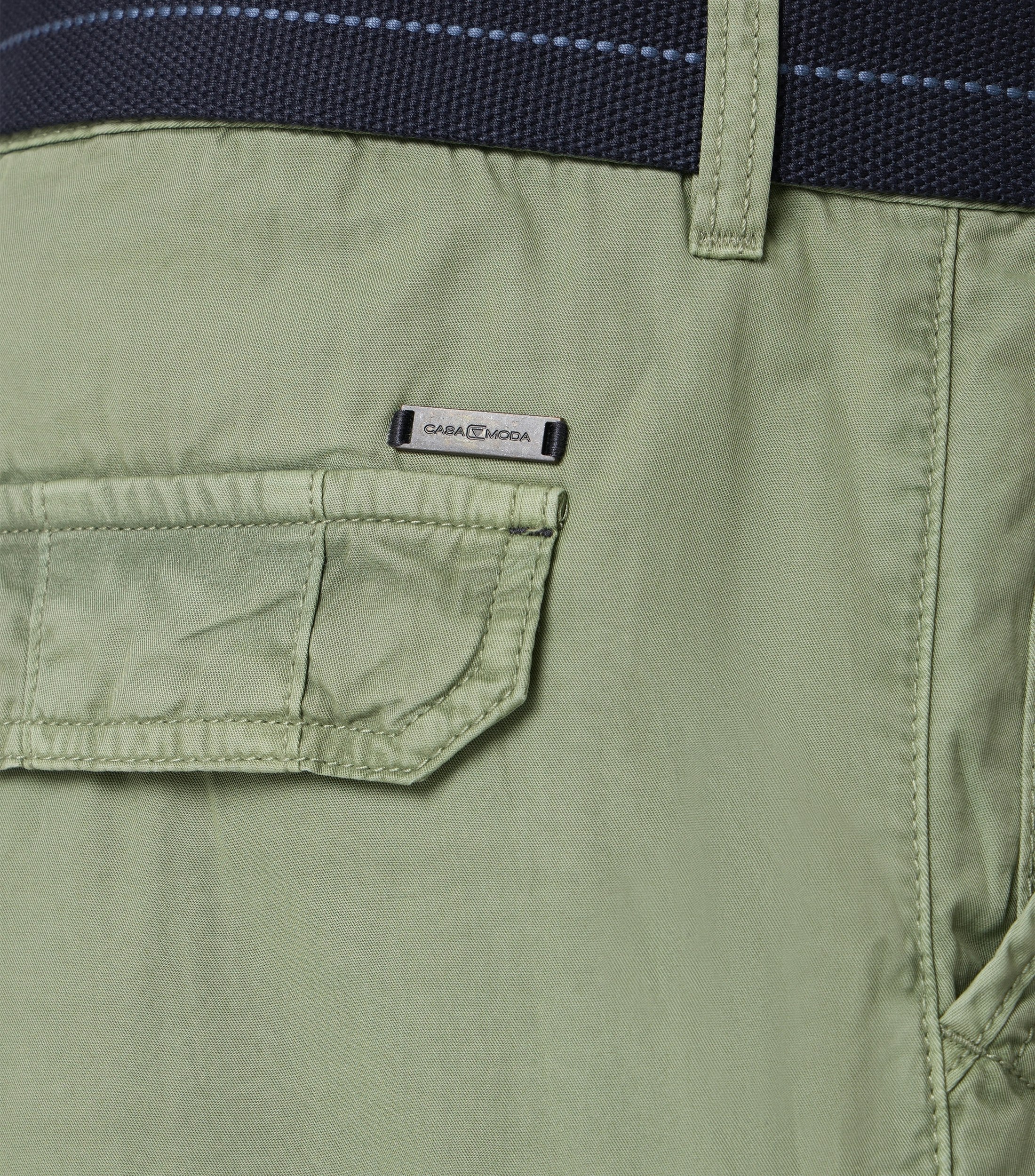 Shorts im unifarbenen Design in der Farbe Grün