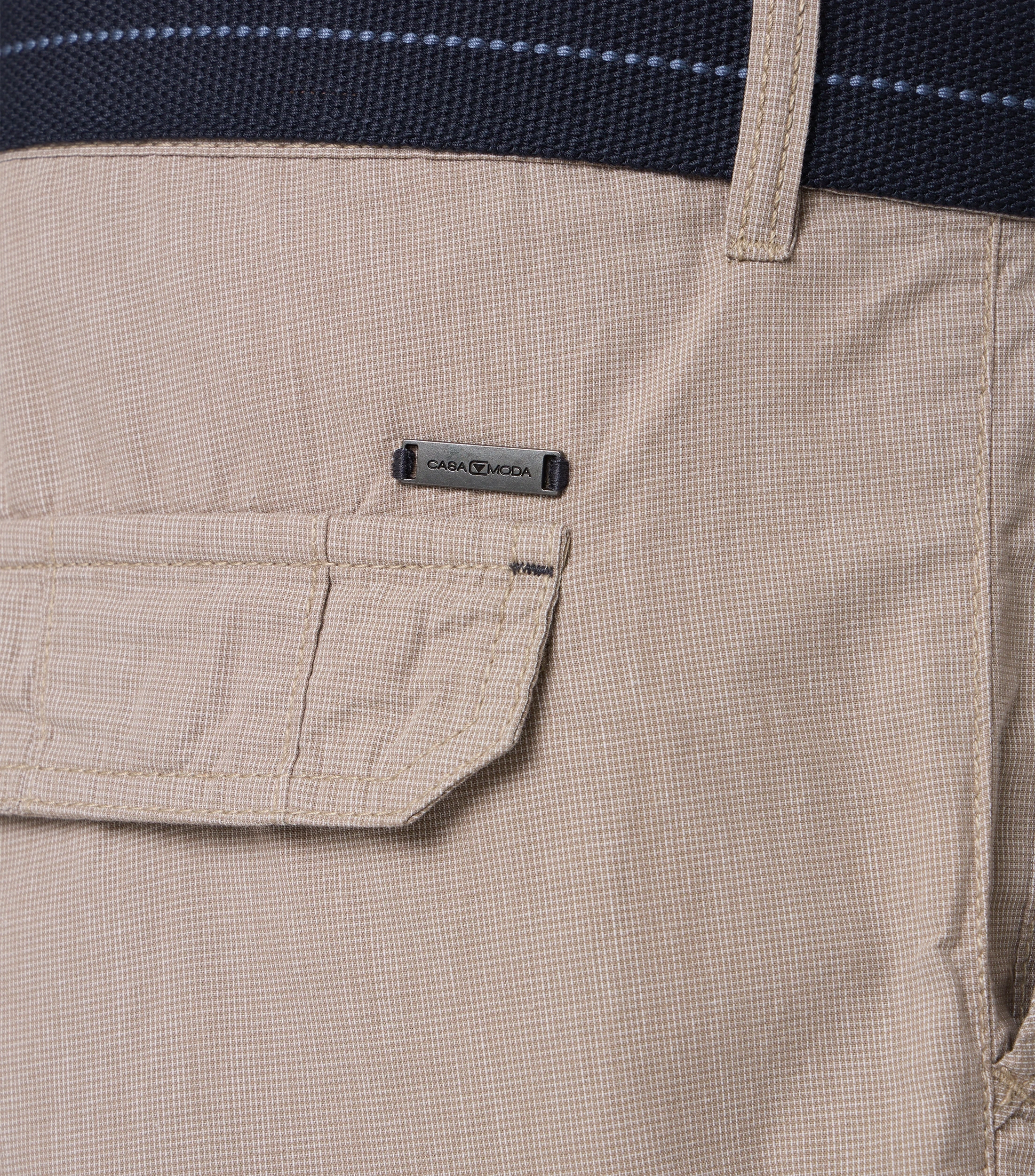 Shorts im unifarbenen Design in der Farbe Beige