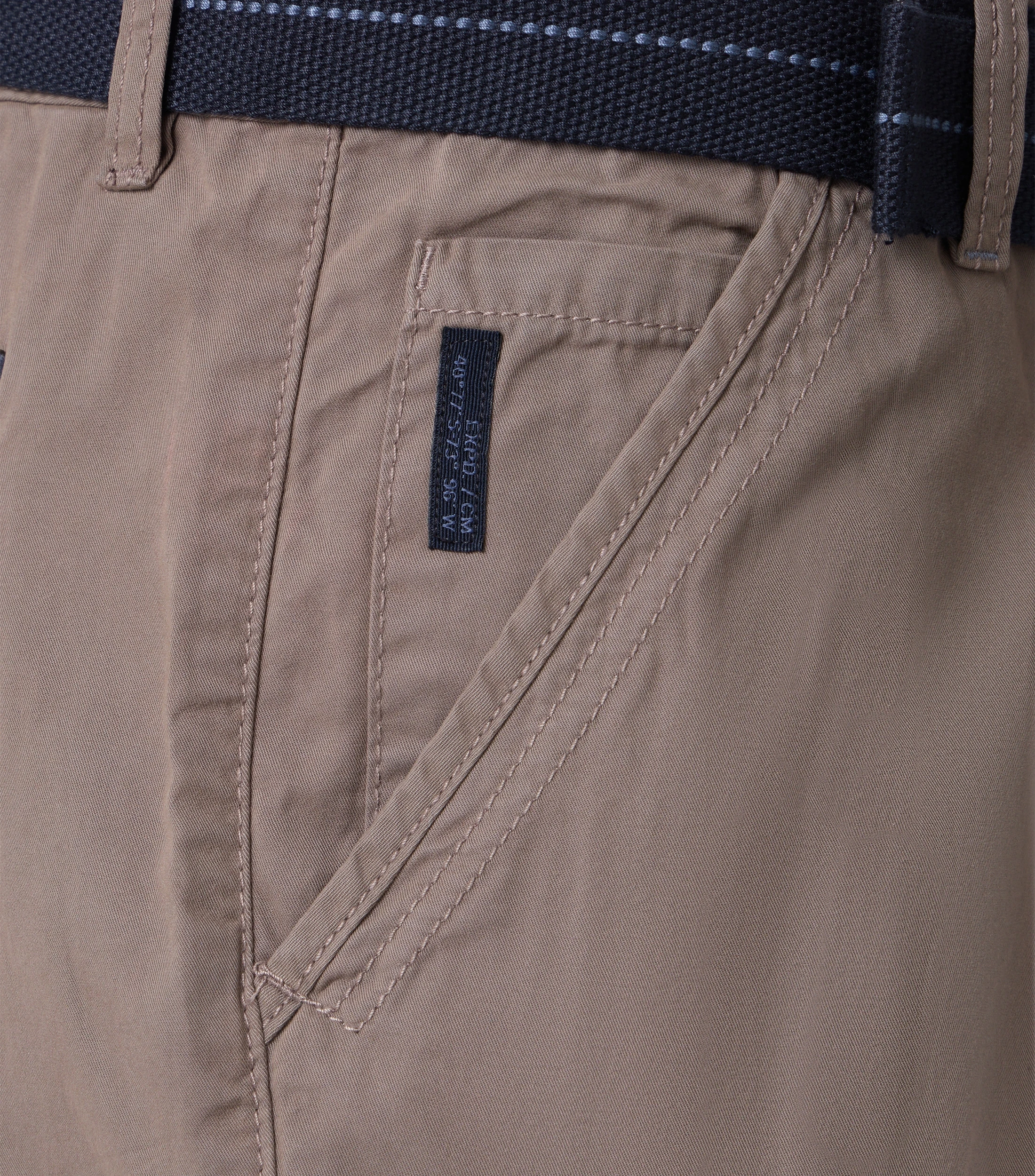 Shorts im unifarbenen Design in der Farbe Hellbraun