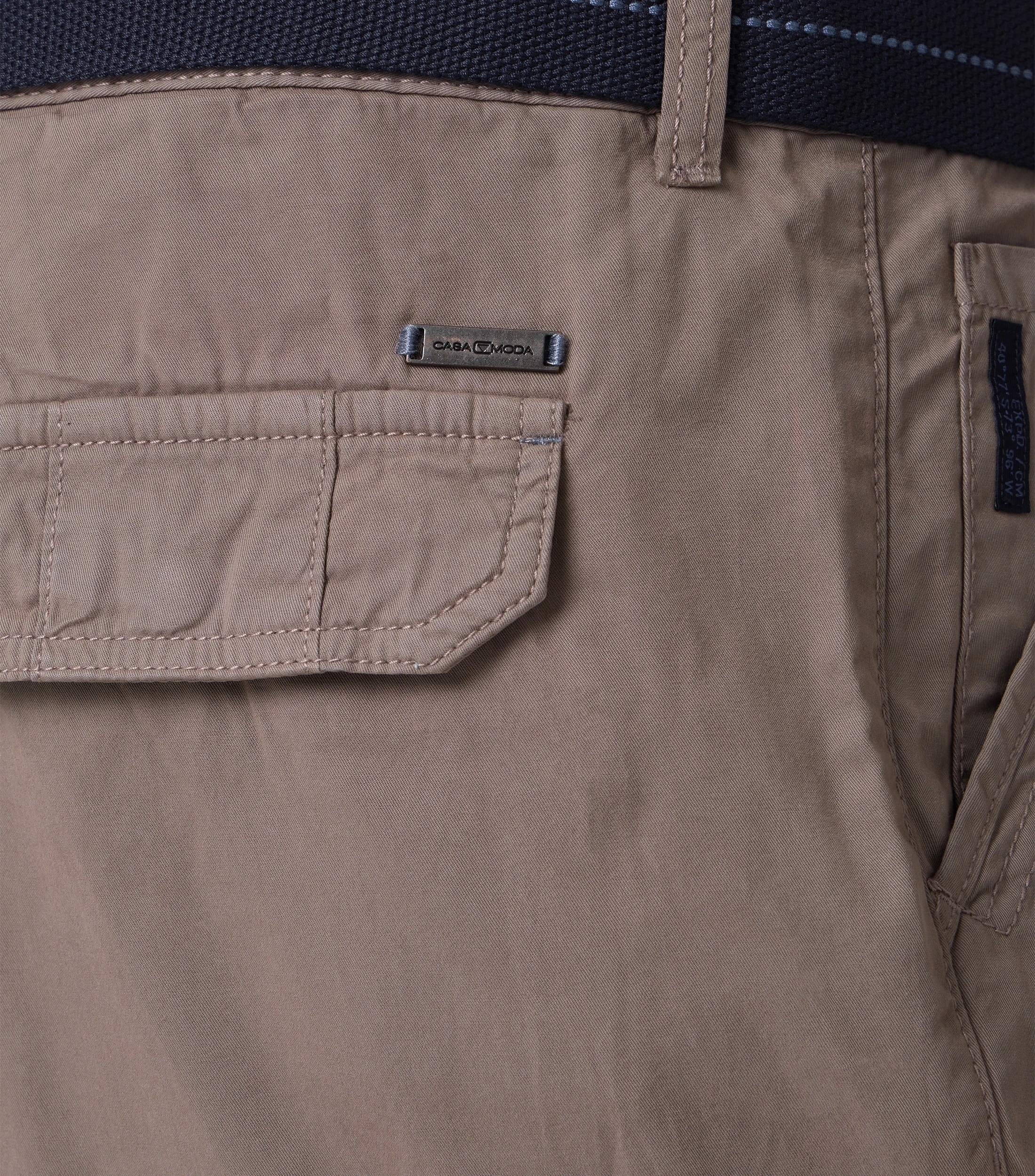 Shorts im unifarbenen Design in der Farbe Hellbraun