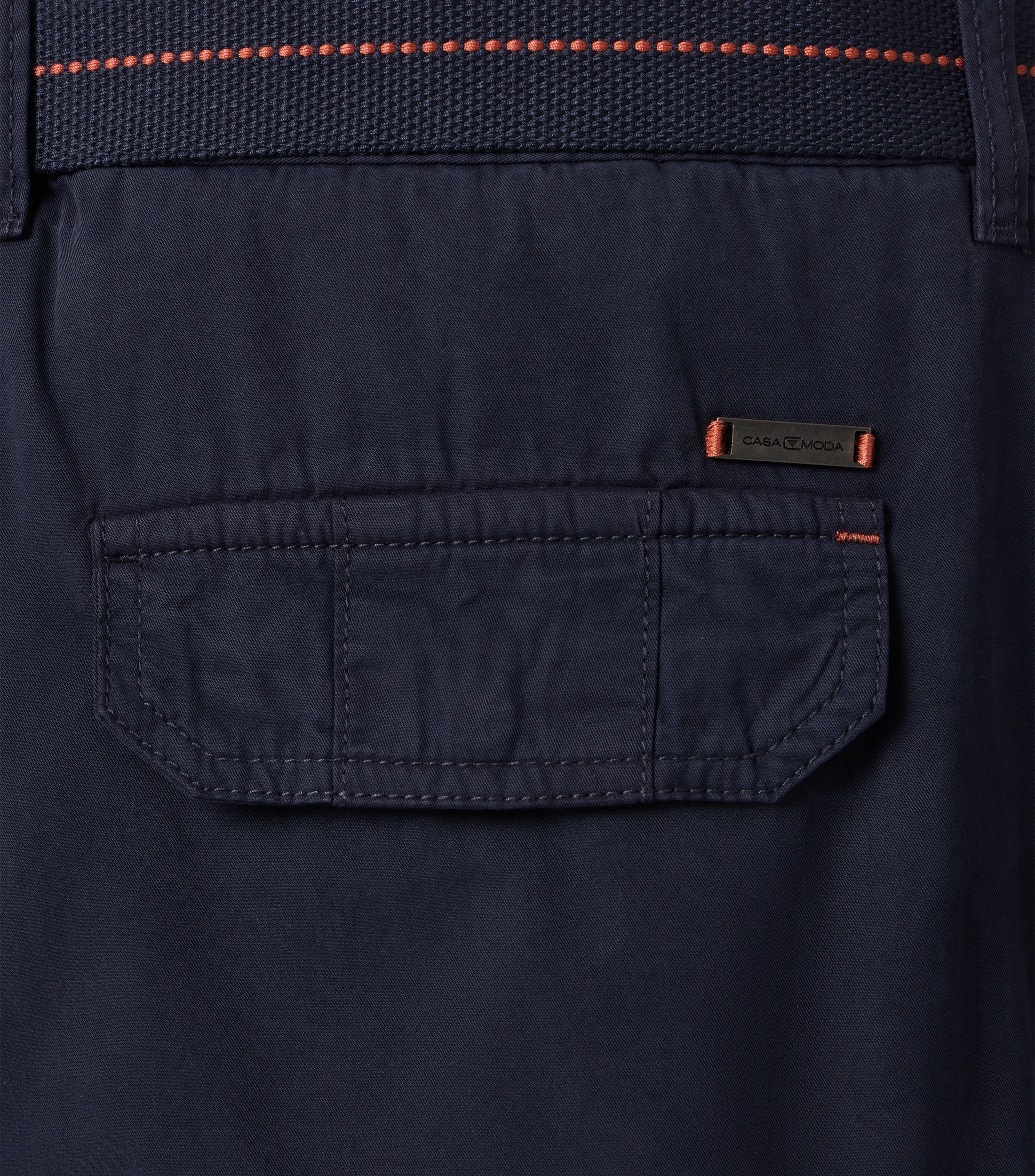 Shorts im unifarbenen Design in der Farbe Dunkelblau