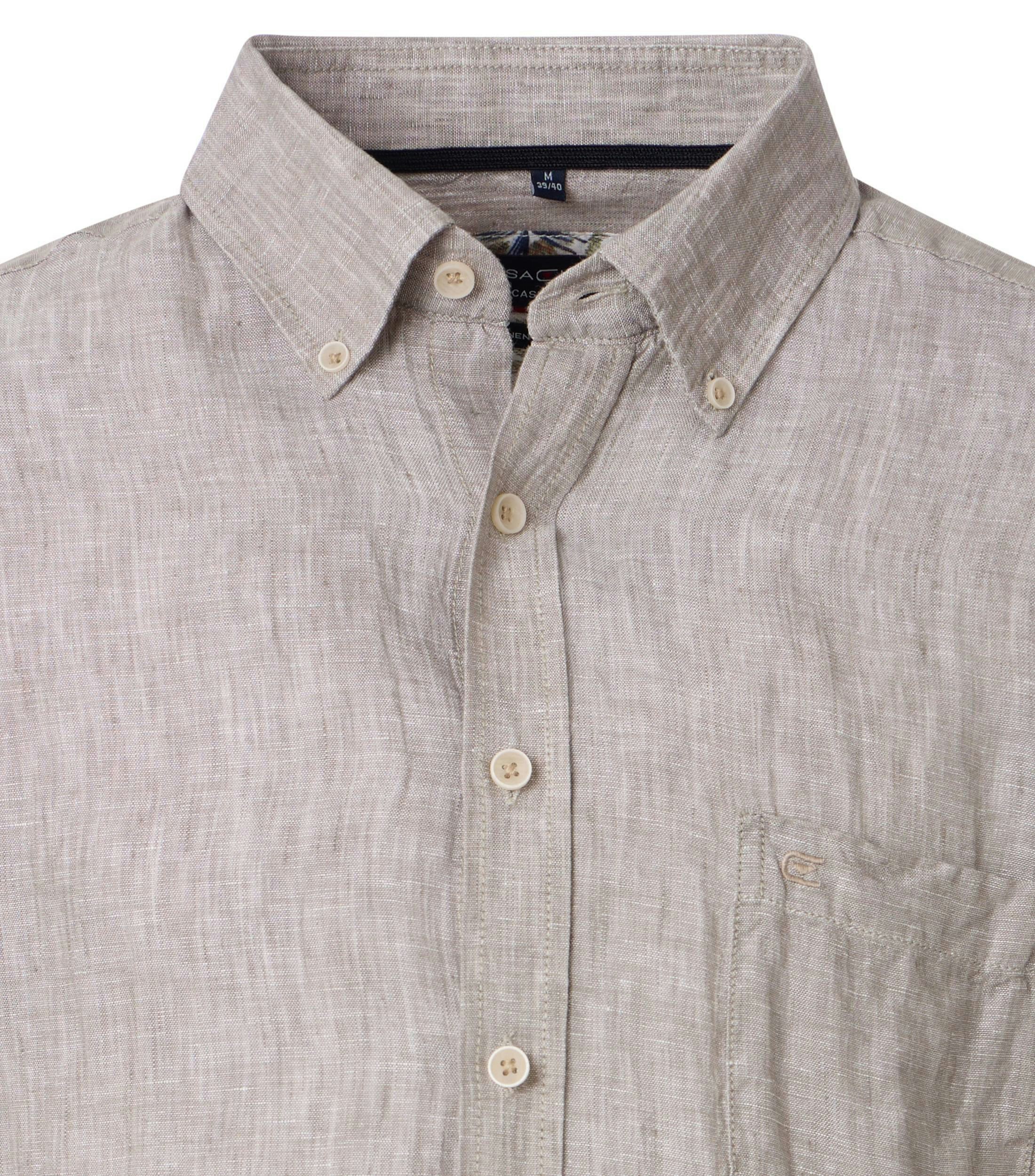 Ein Freizeithemd im uni Muster in der Farbe Beige