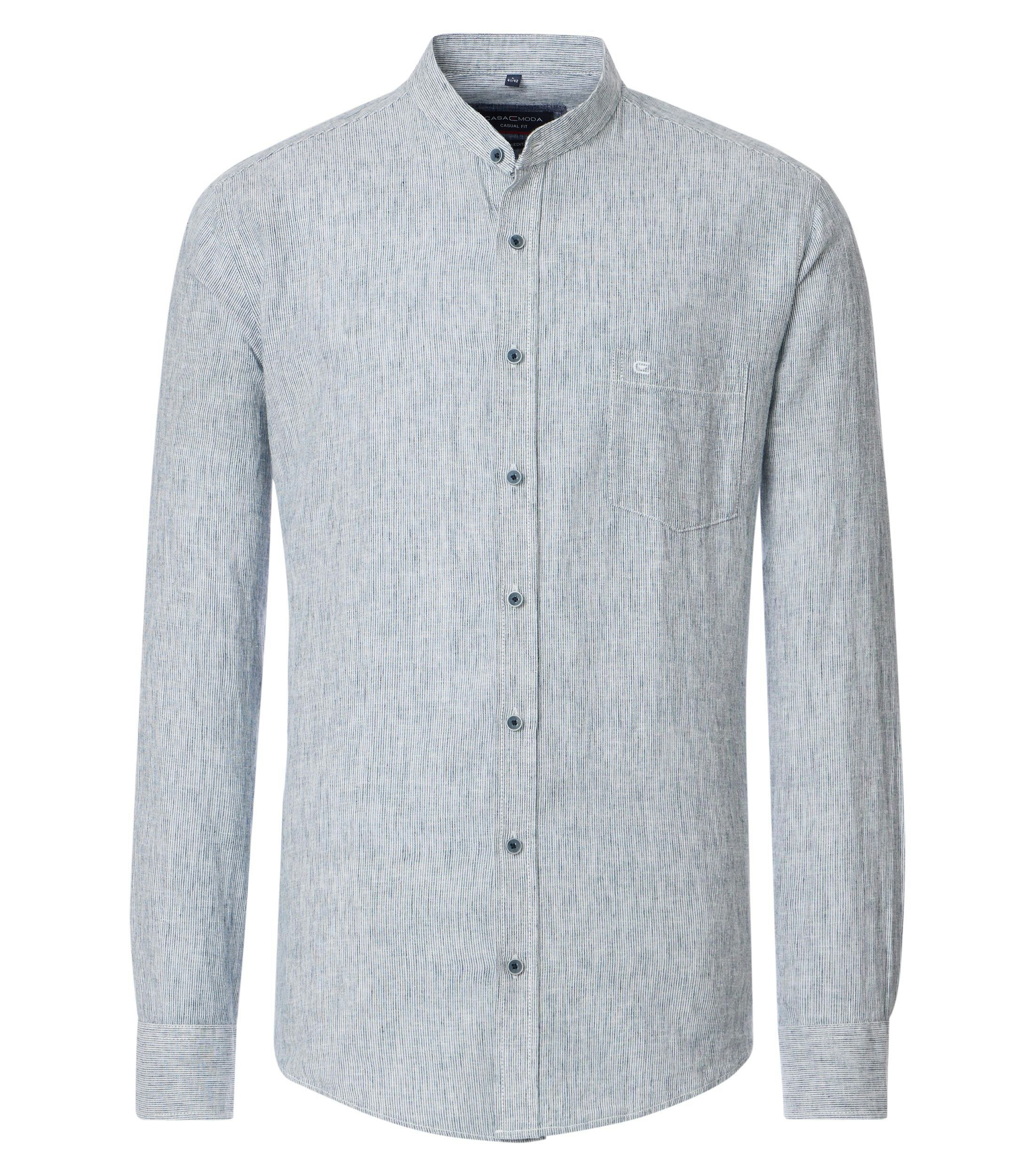 Ein Freizeithemd im uni Muster in der Farbe Hellblau