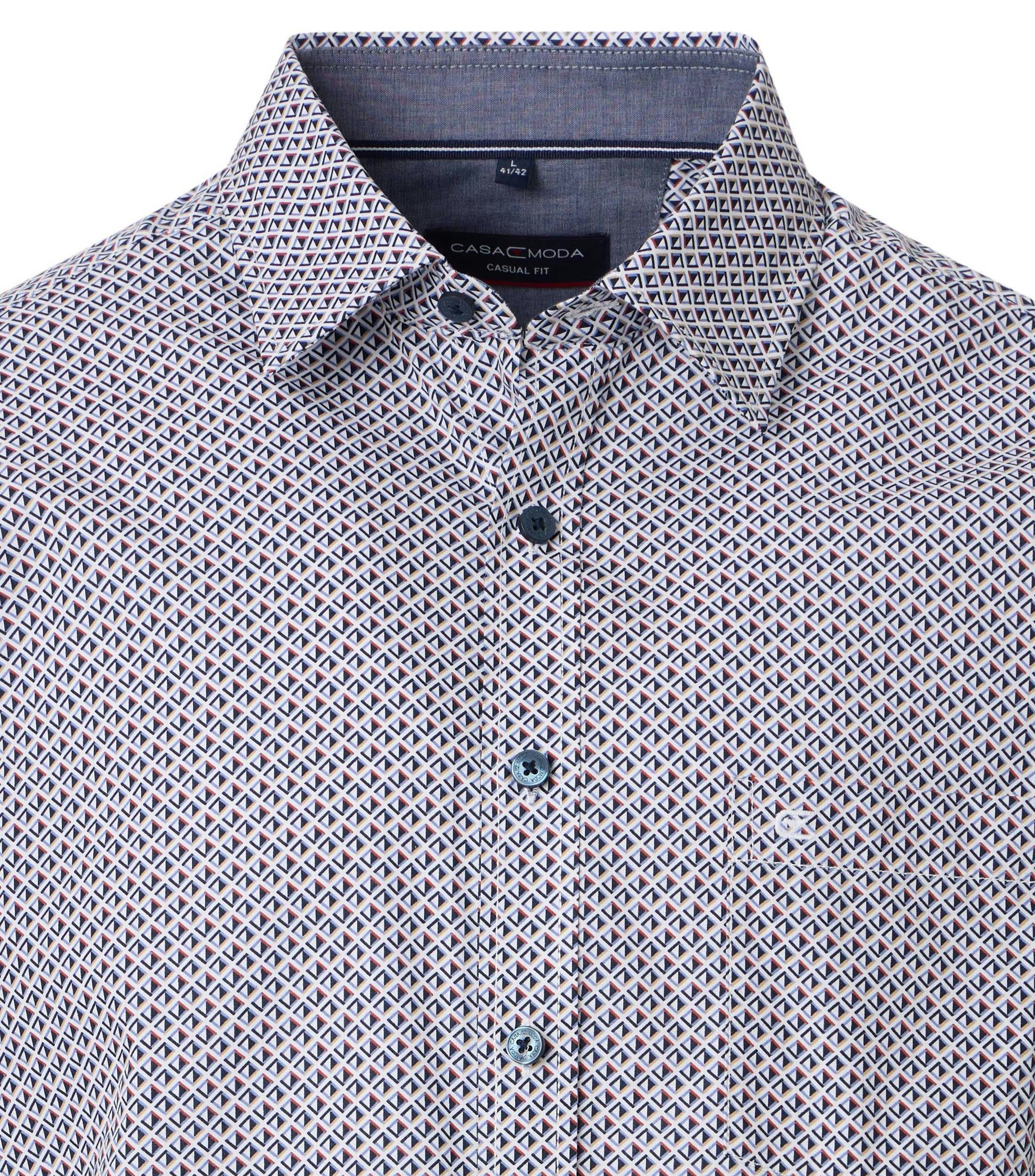 Ein Freizeithemd im Print Muster in der Farbe Blau