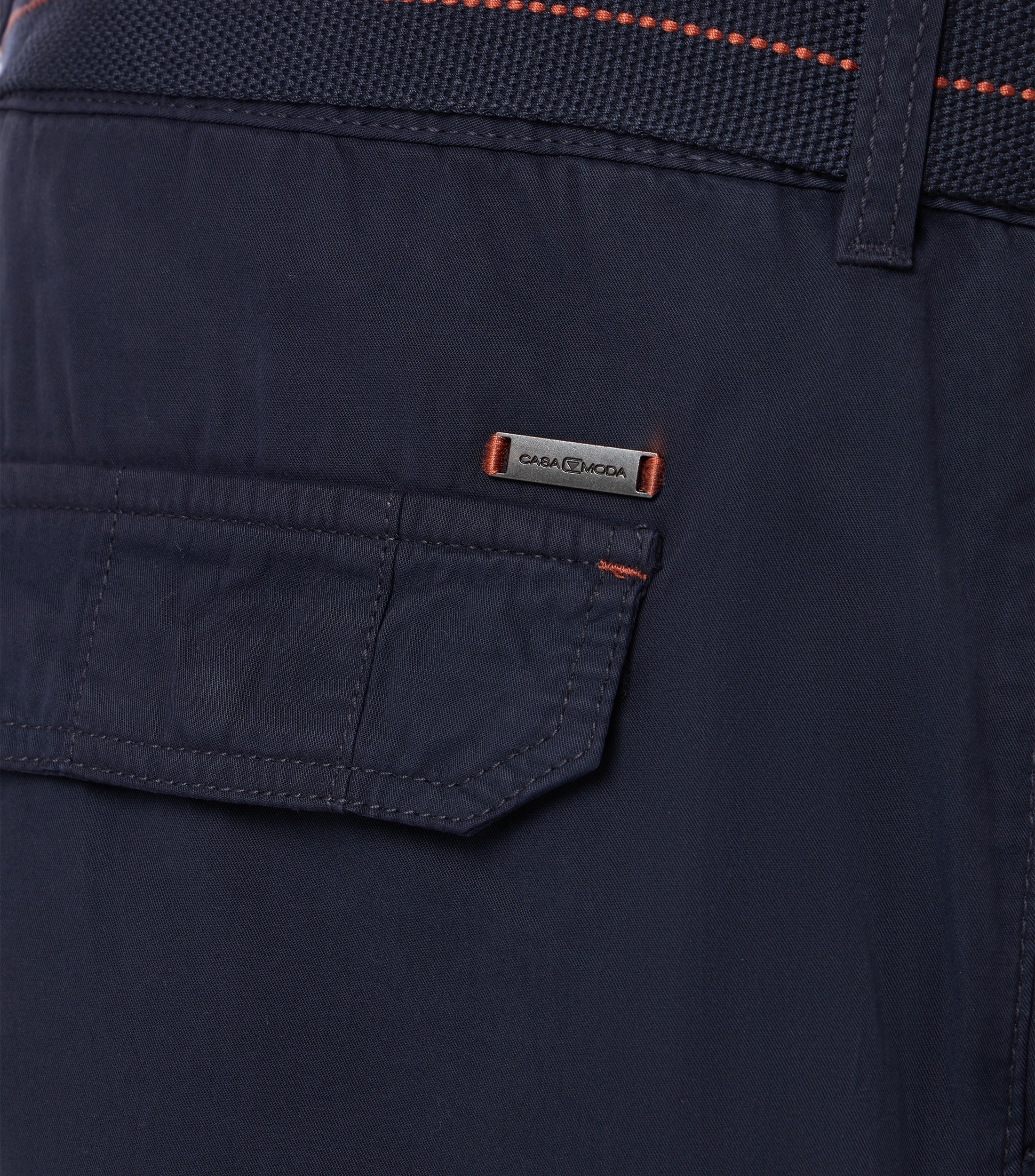 Shorts im unifarbenen Design in der Farbe Dunkelblau