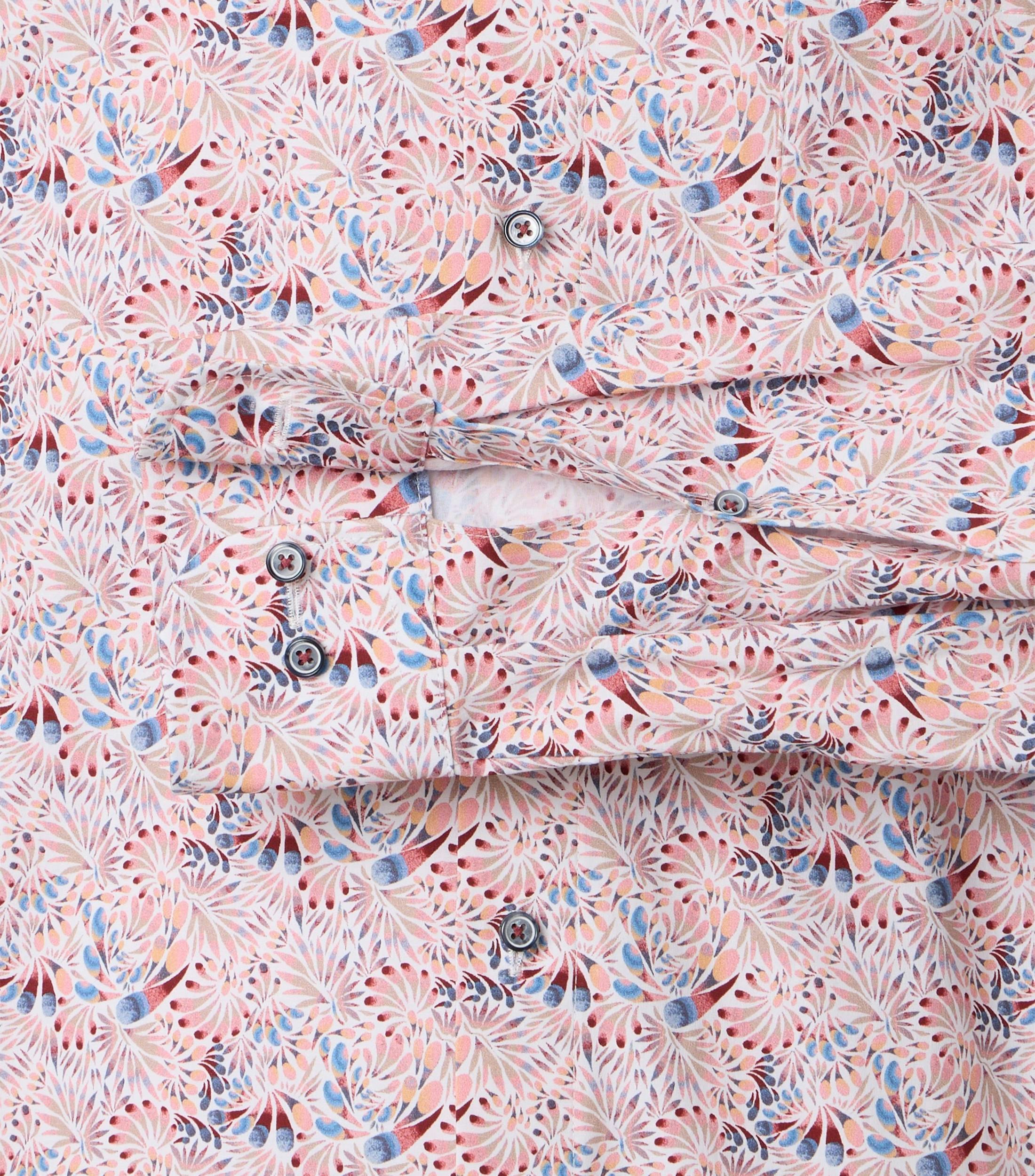 Ein Businesshemd im Print Muster in der Farbe Rot