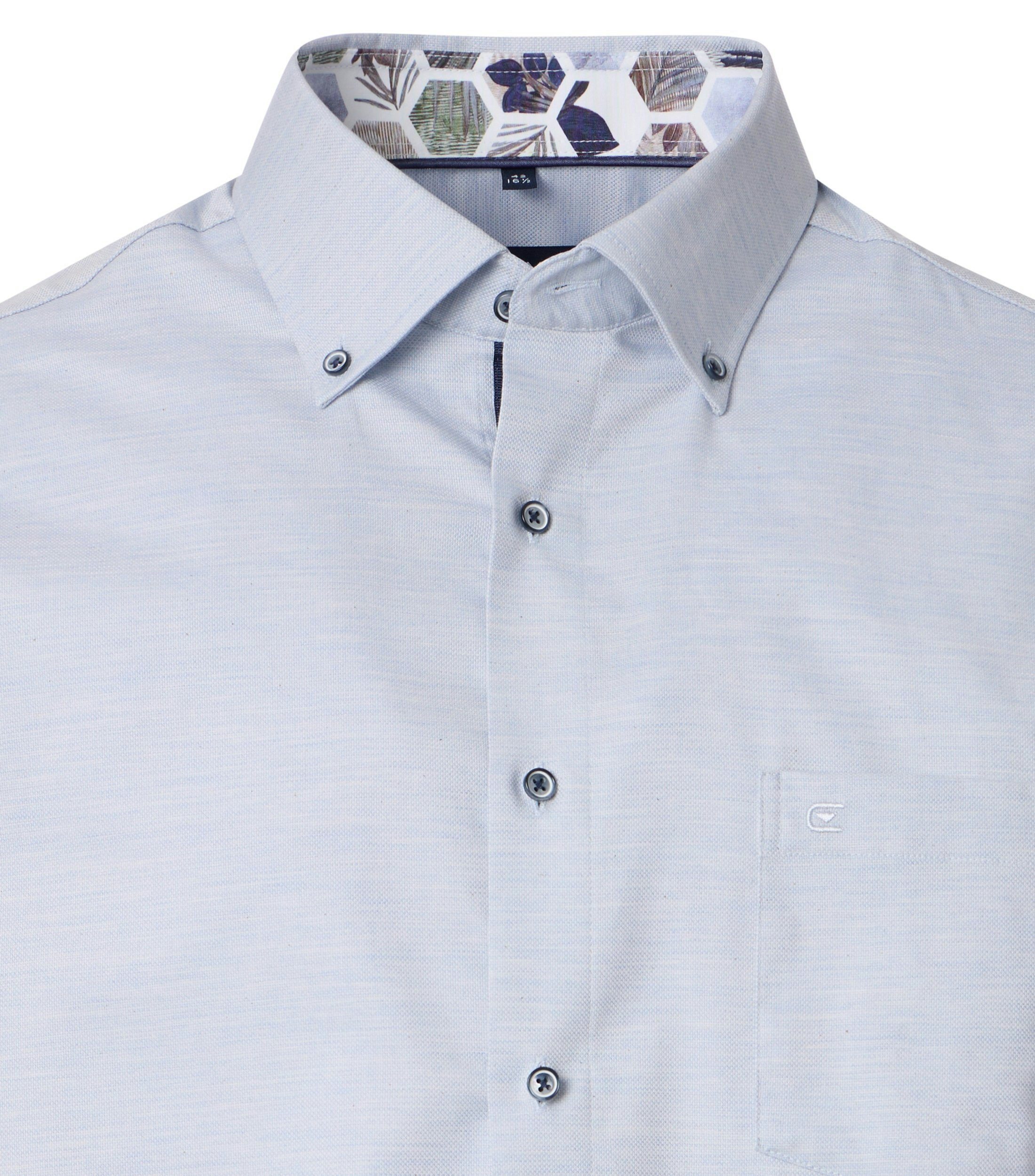 Ein Businesshemd im uni Muster in der Farbe Hellblau