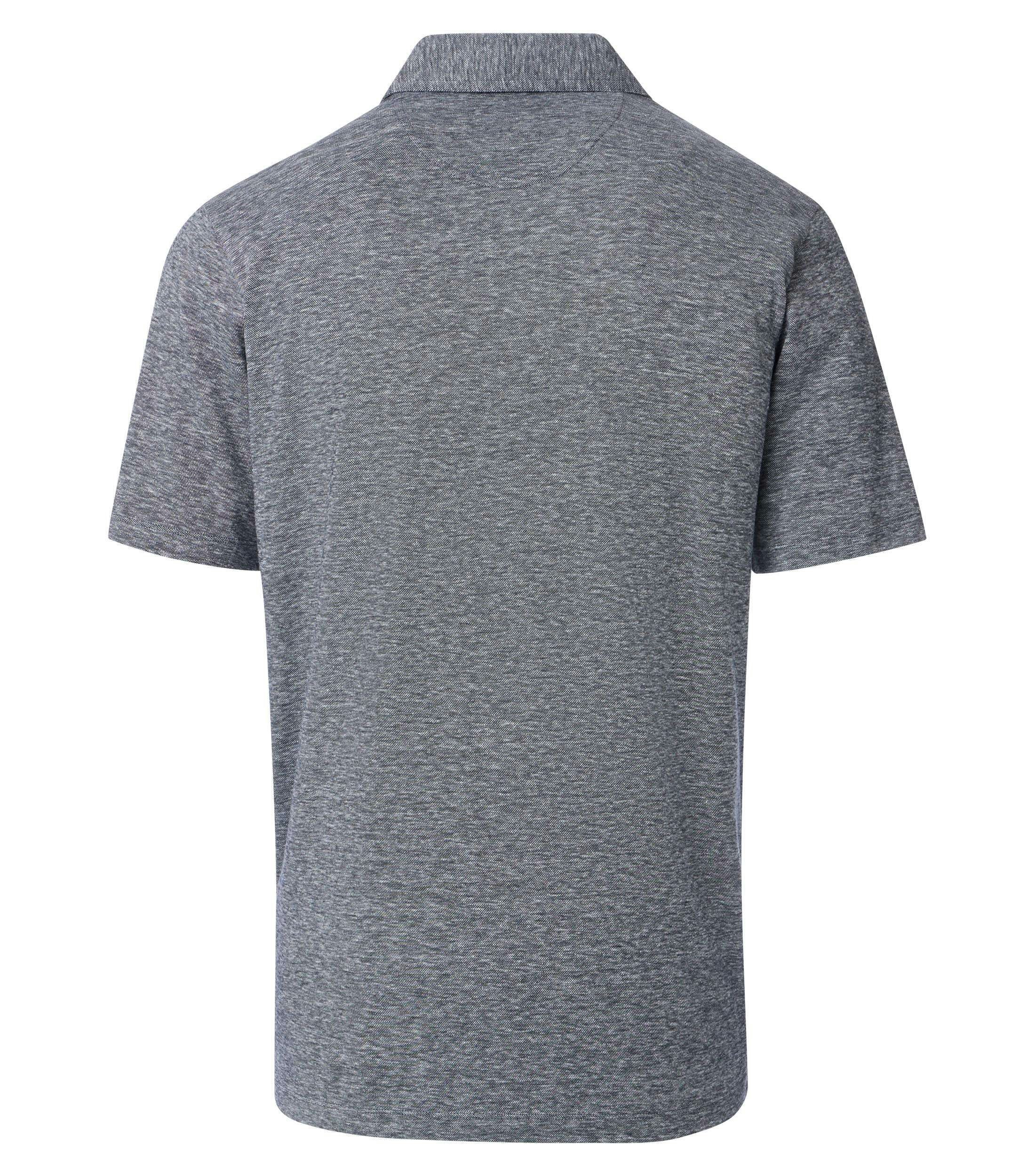 Ein Polo-Shirt im uni Muster in der Farbe Grau