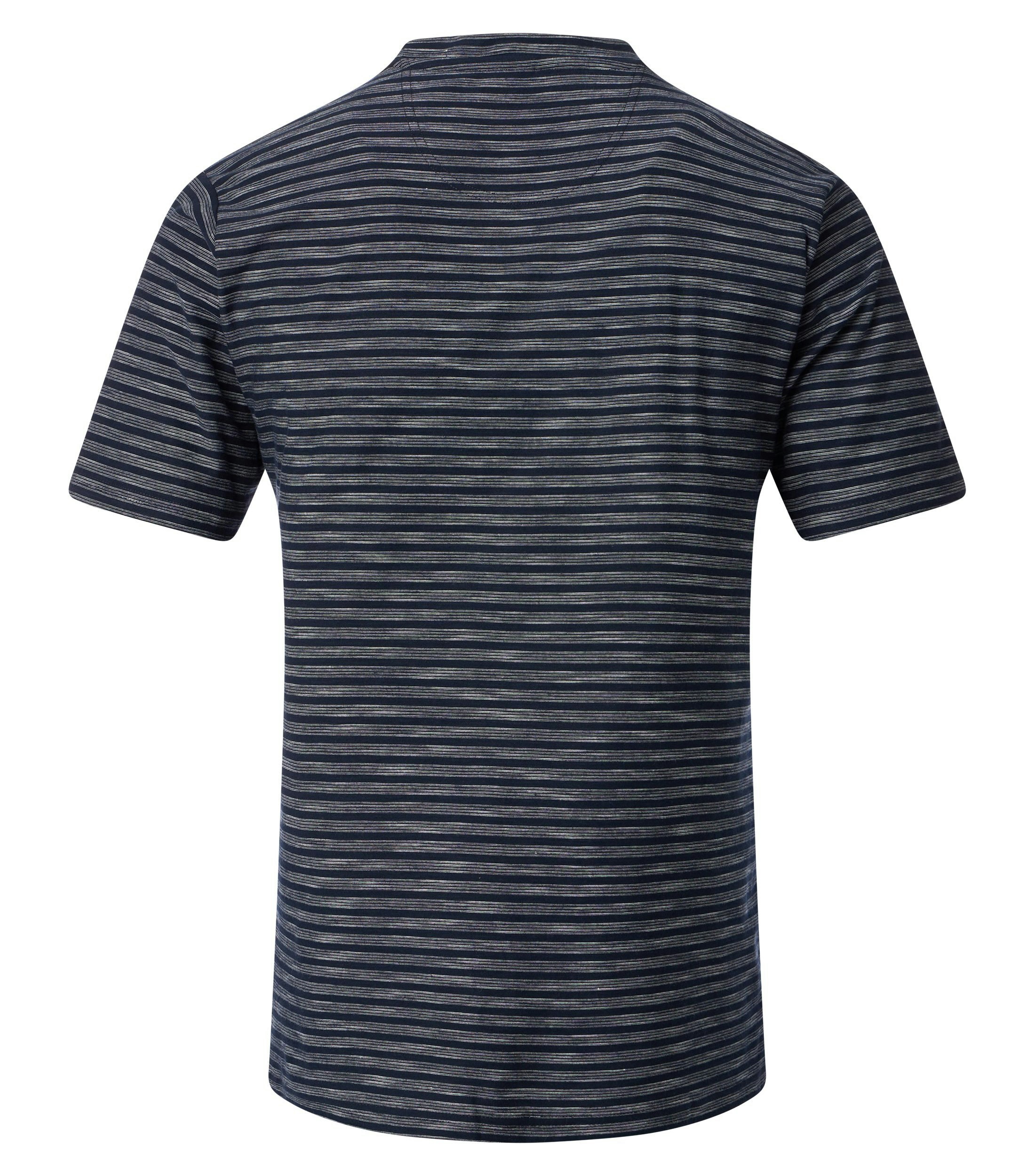 Ein T-Shirt im gestreift Muster in der Farbe Dunkelblau