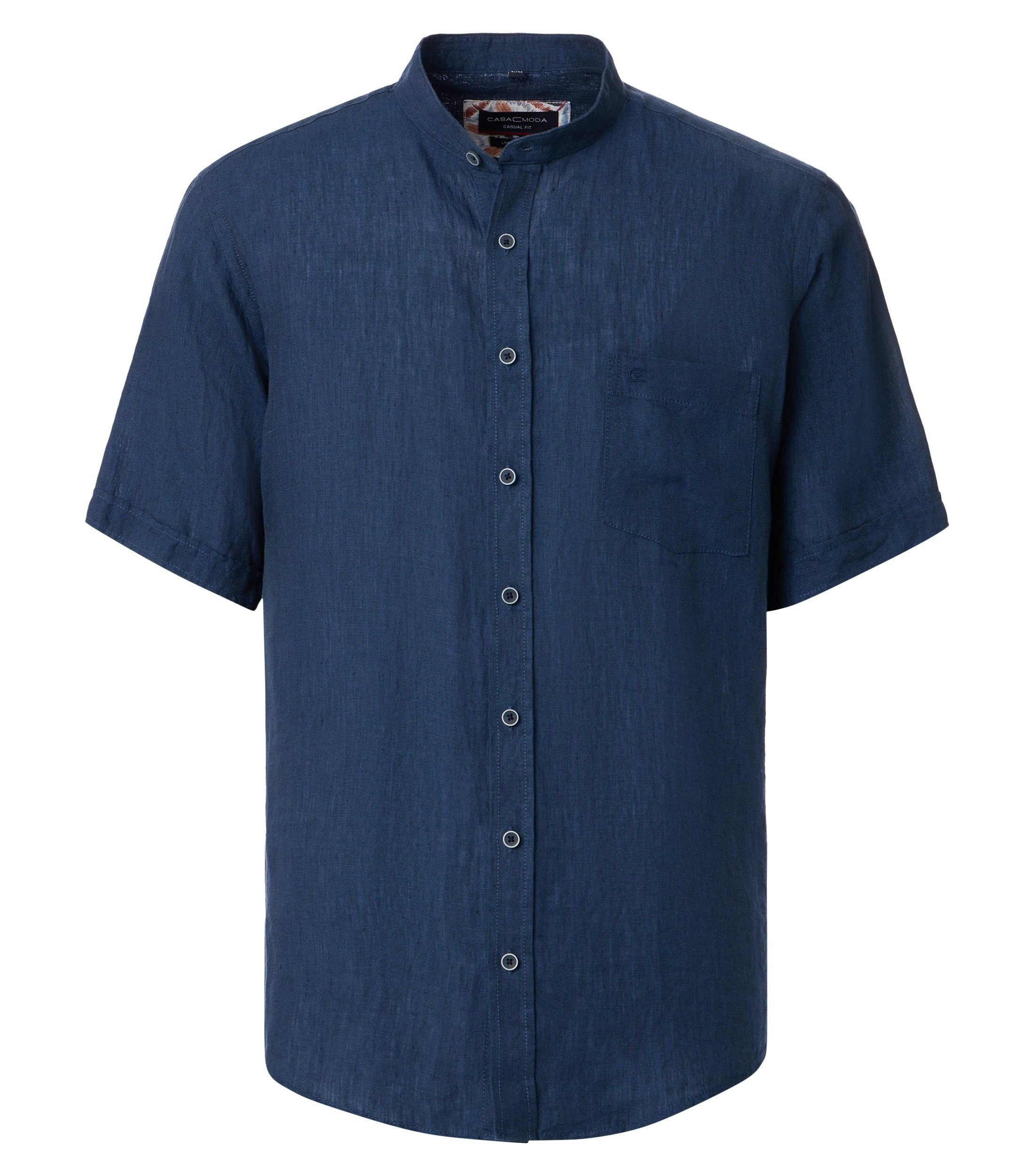 Ein Freizeithemd im uni Muster in der Farbe Dunkelblau