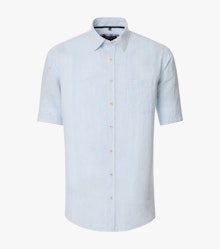 Ein Freizeithemd im gestreift Muster in der Farbe Blau