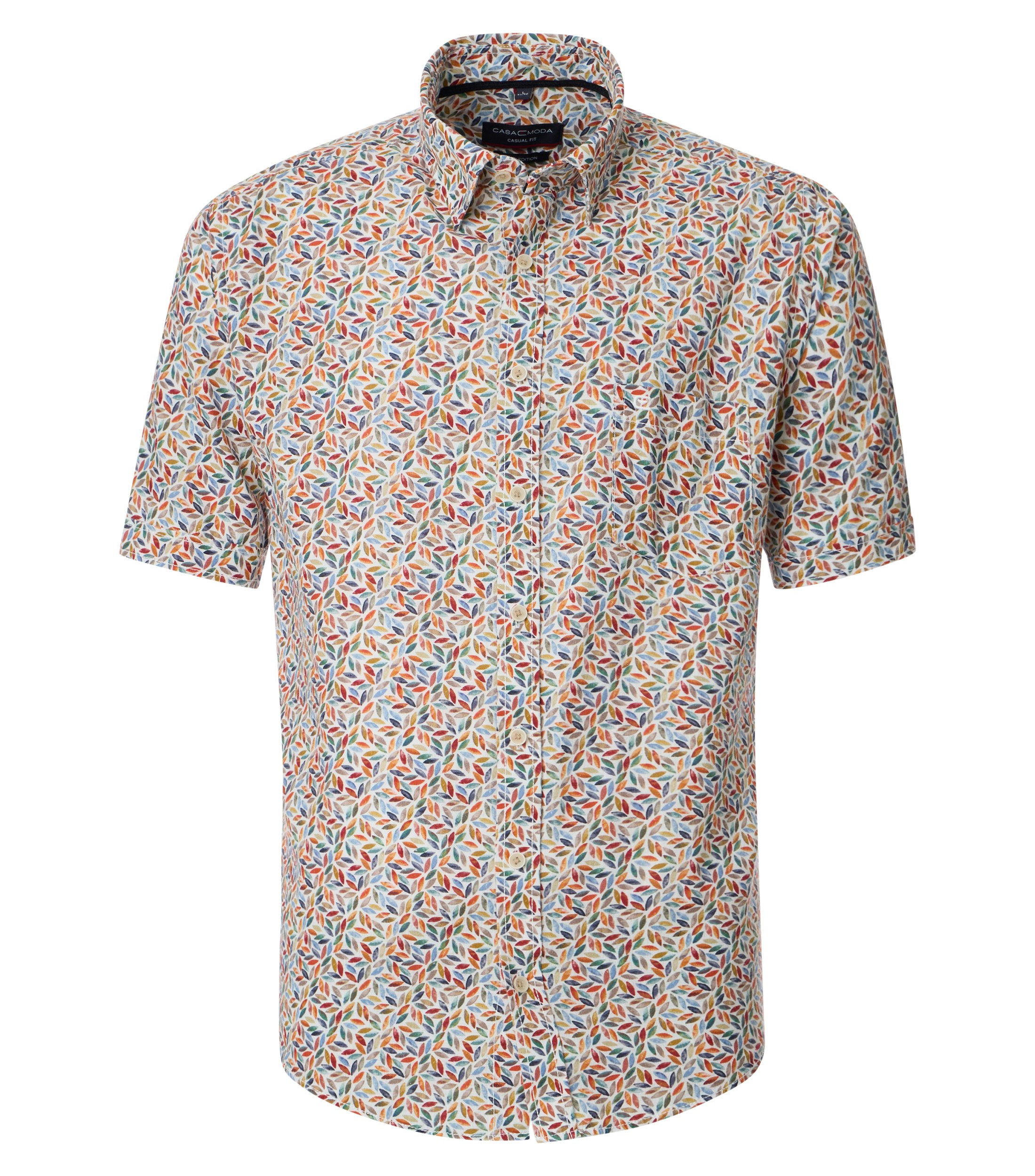 Ein Freizeithemd im Print Muster in der Farbe Rot