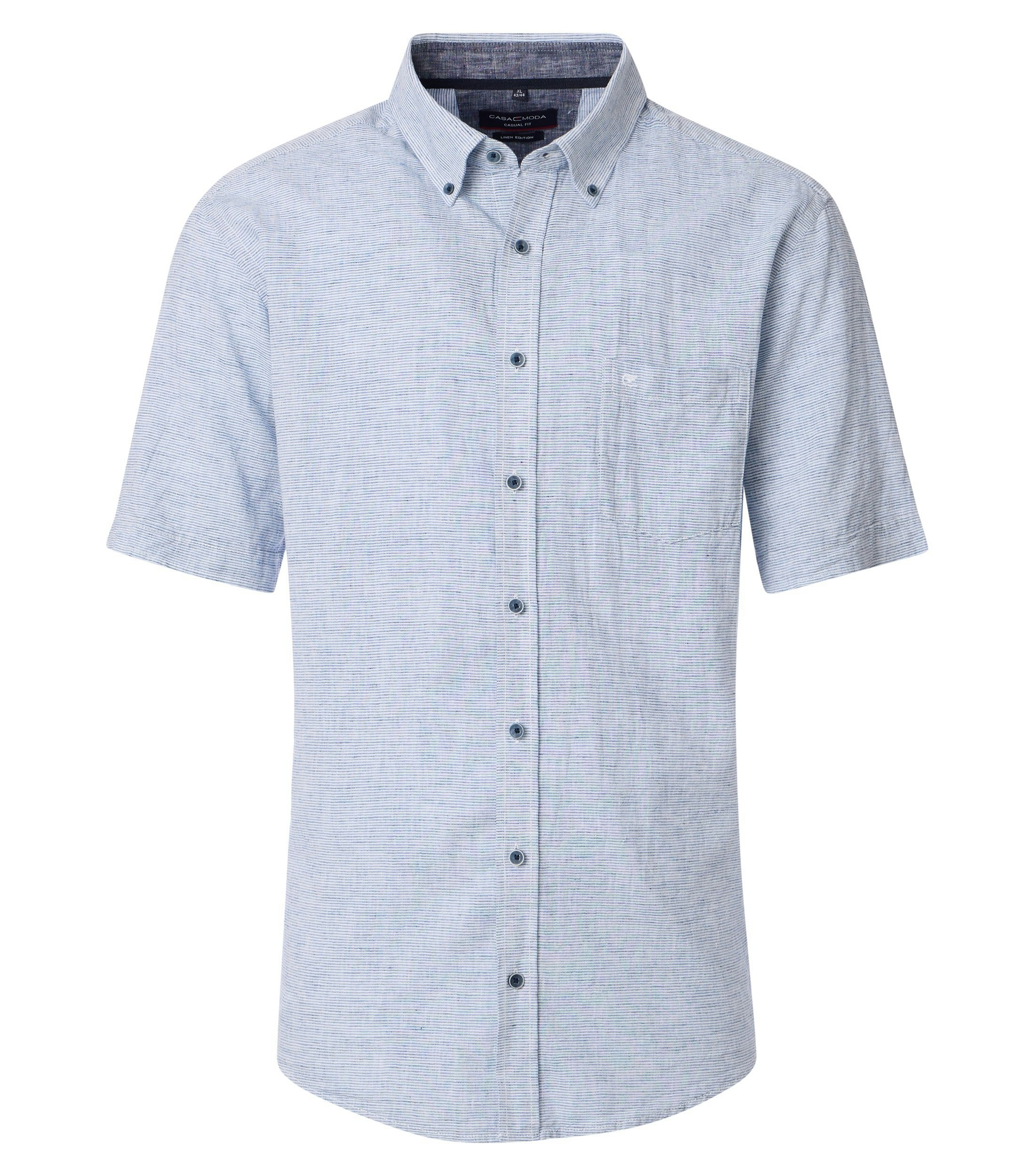 Ein Freizeithemd im gestreift Muster in der Farbe Blau