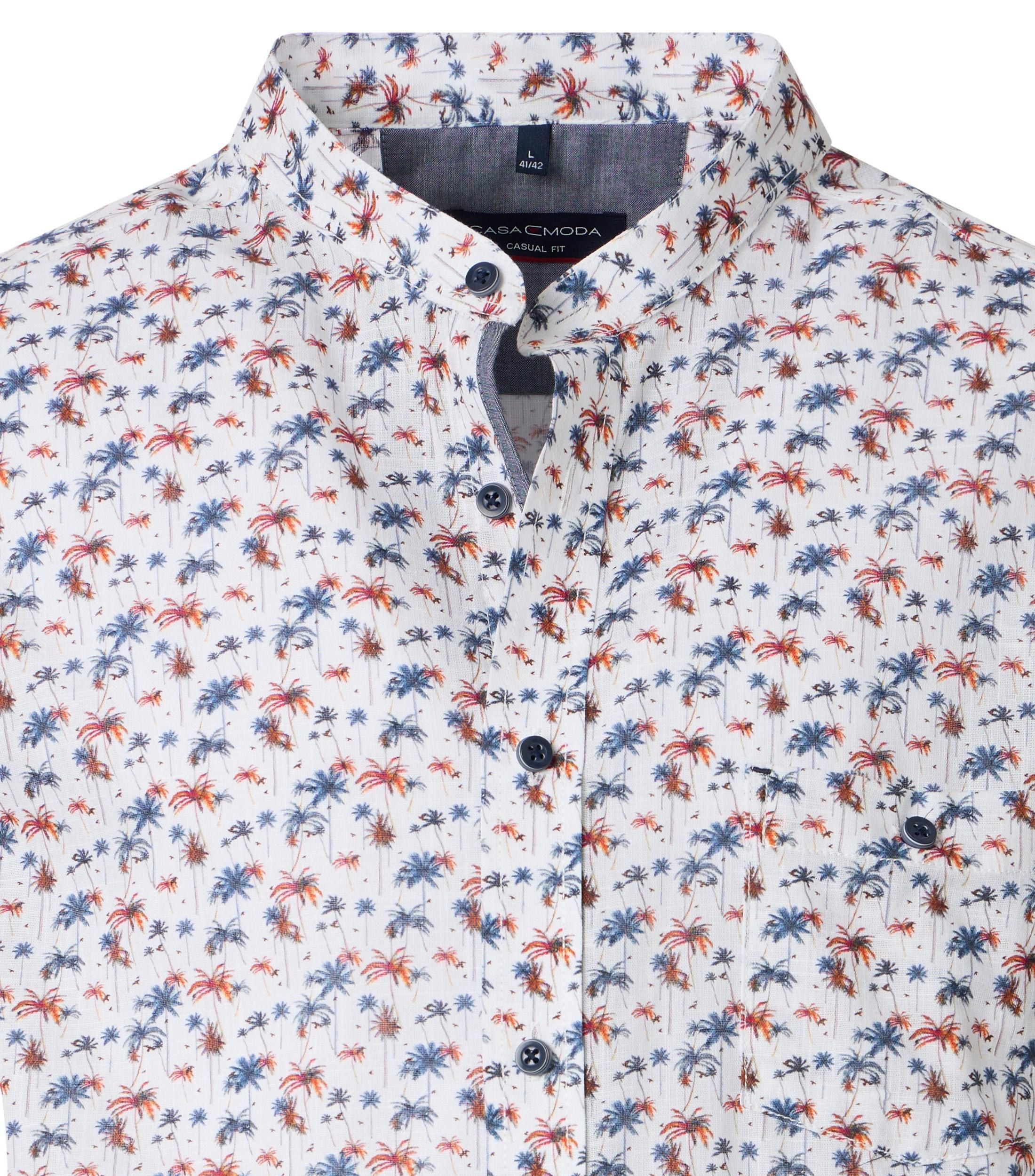 Ein Freizeithemd im uni Muster in der Farbe Hellblau