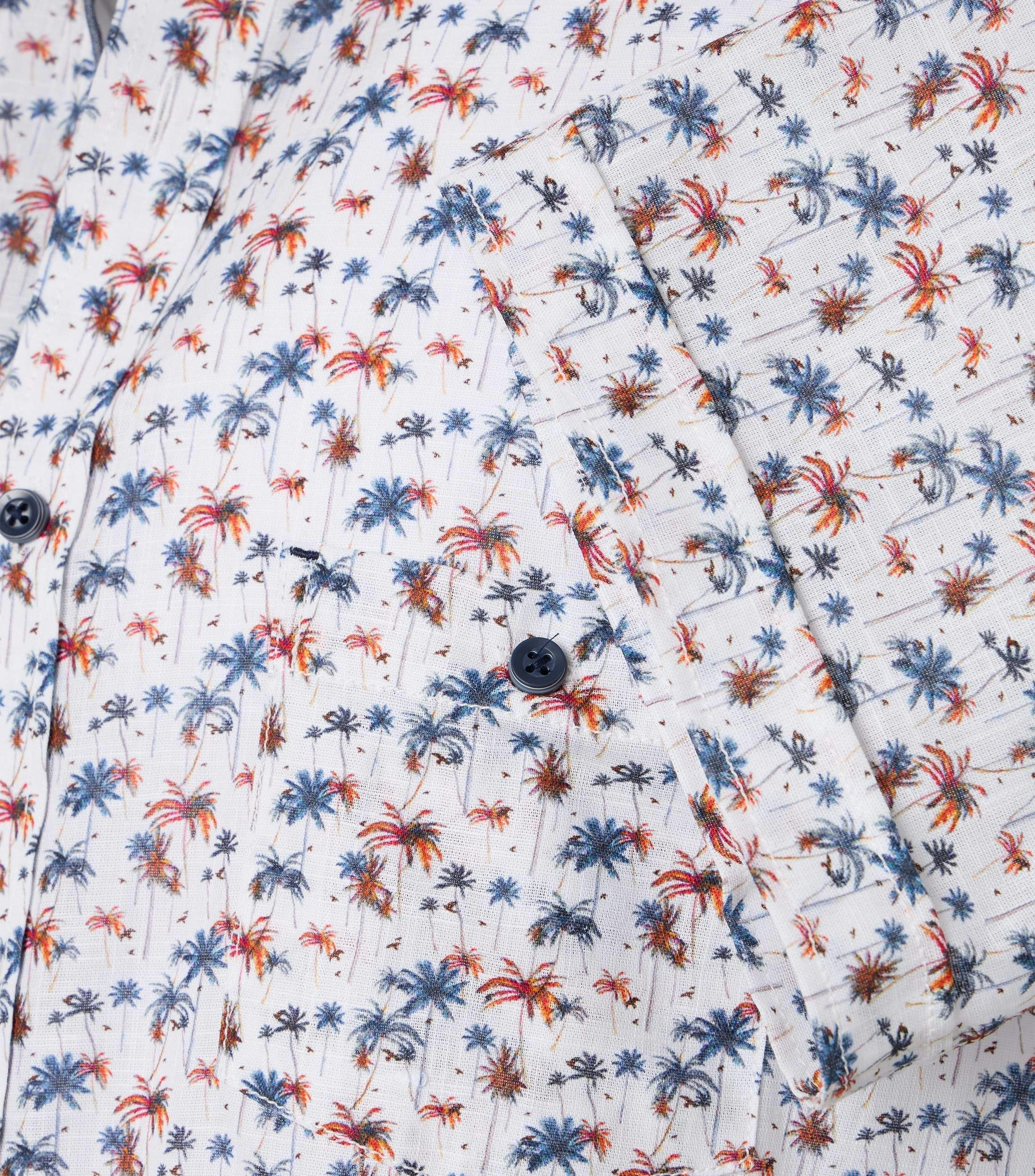 Ein Freizeithemd im uni Muster in der Farbe Hellblau