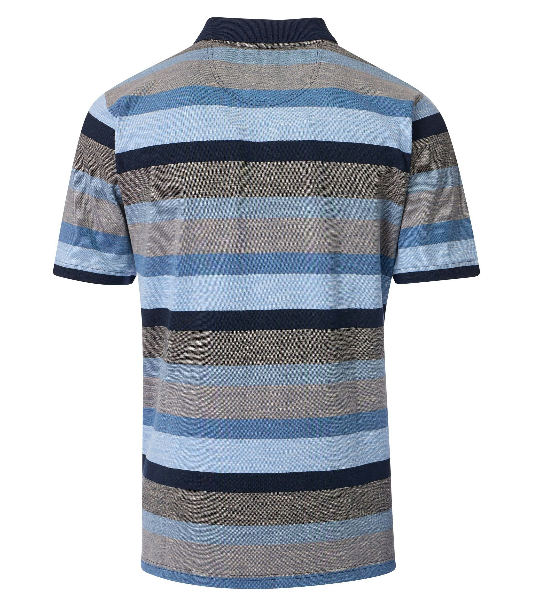 Ein Polo-Shirt im gestreift Muster in der Farbe Blau