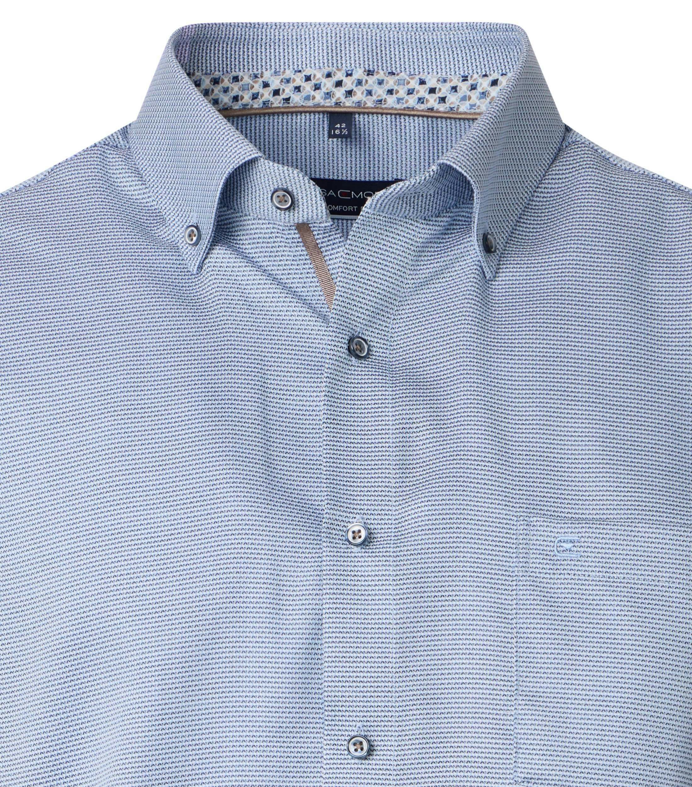 Ein Businesshemd im uni Muster in der Farbe Blau