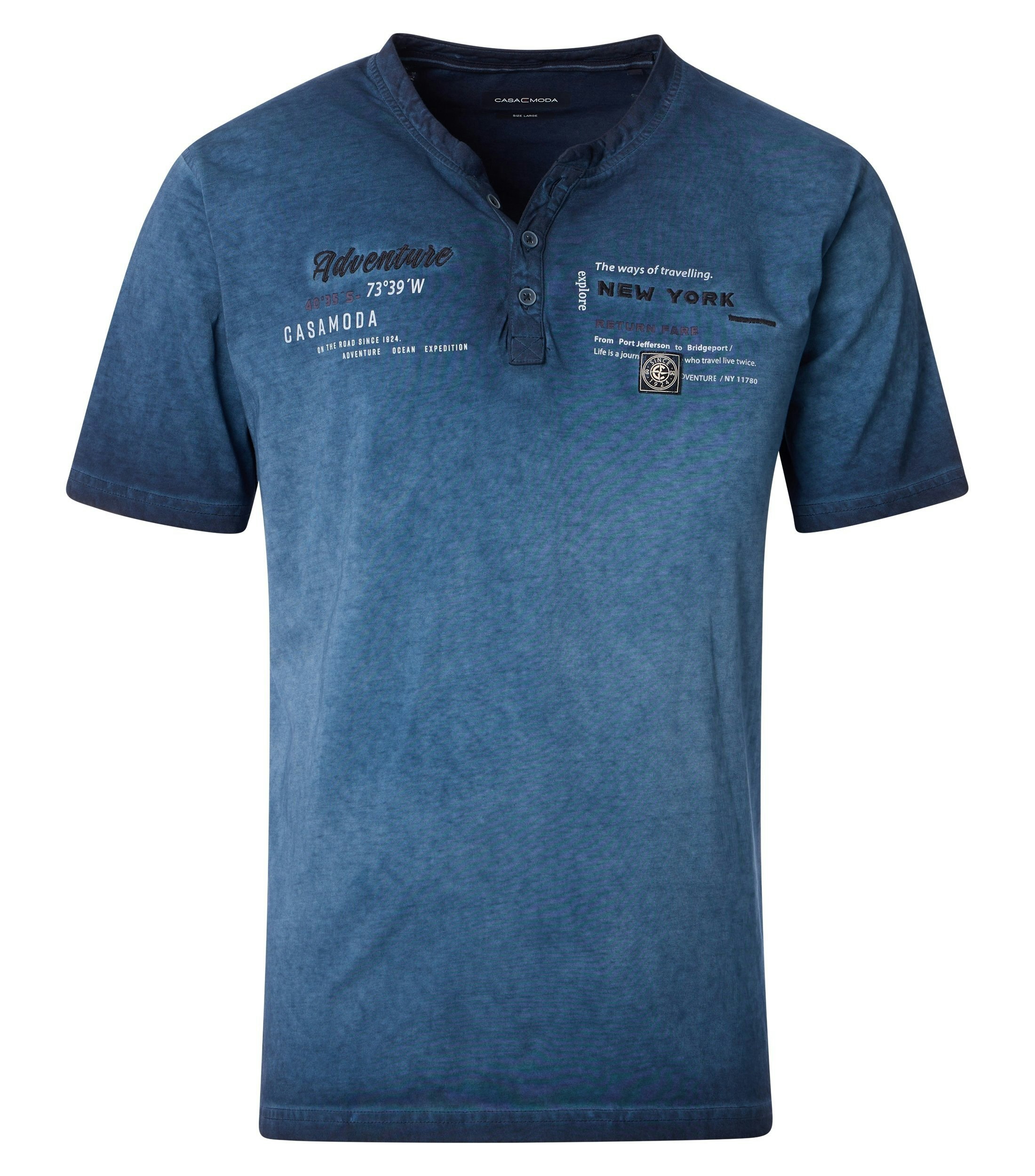 Ein T-Shirt im uni Muster in der Farbe Blau