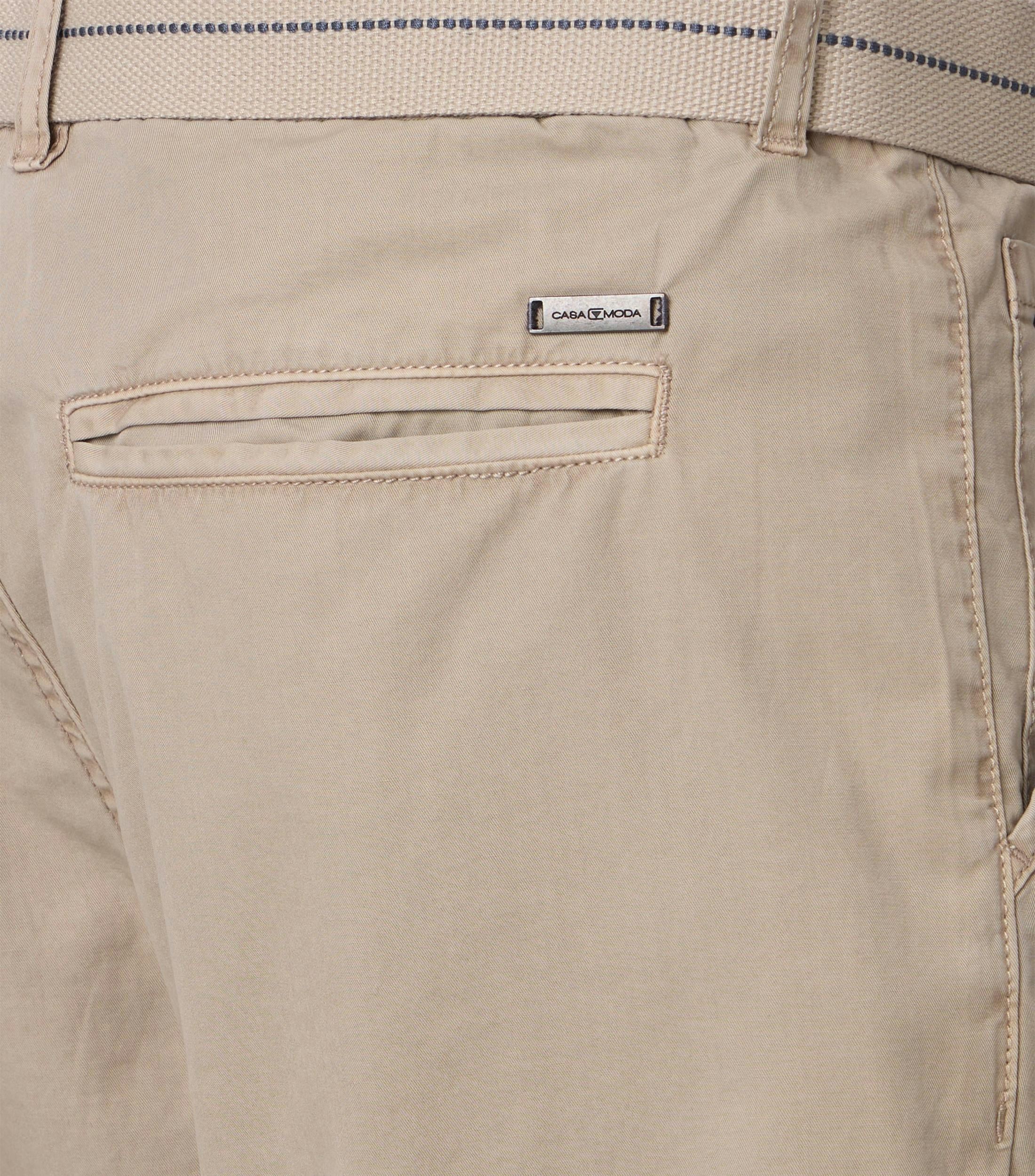 Ein Shorts im uni Muster in der Farbe Beige