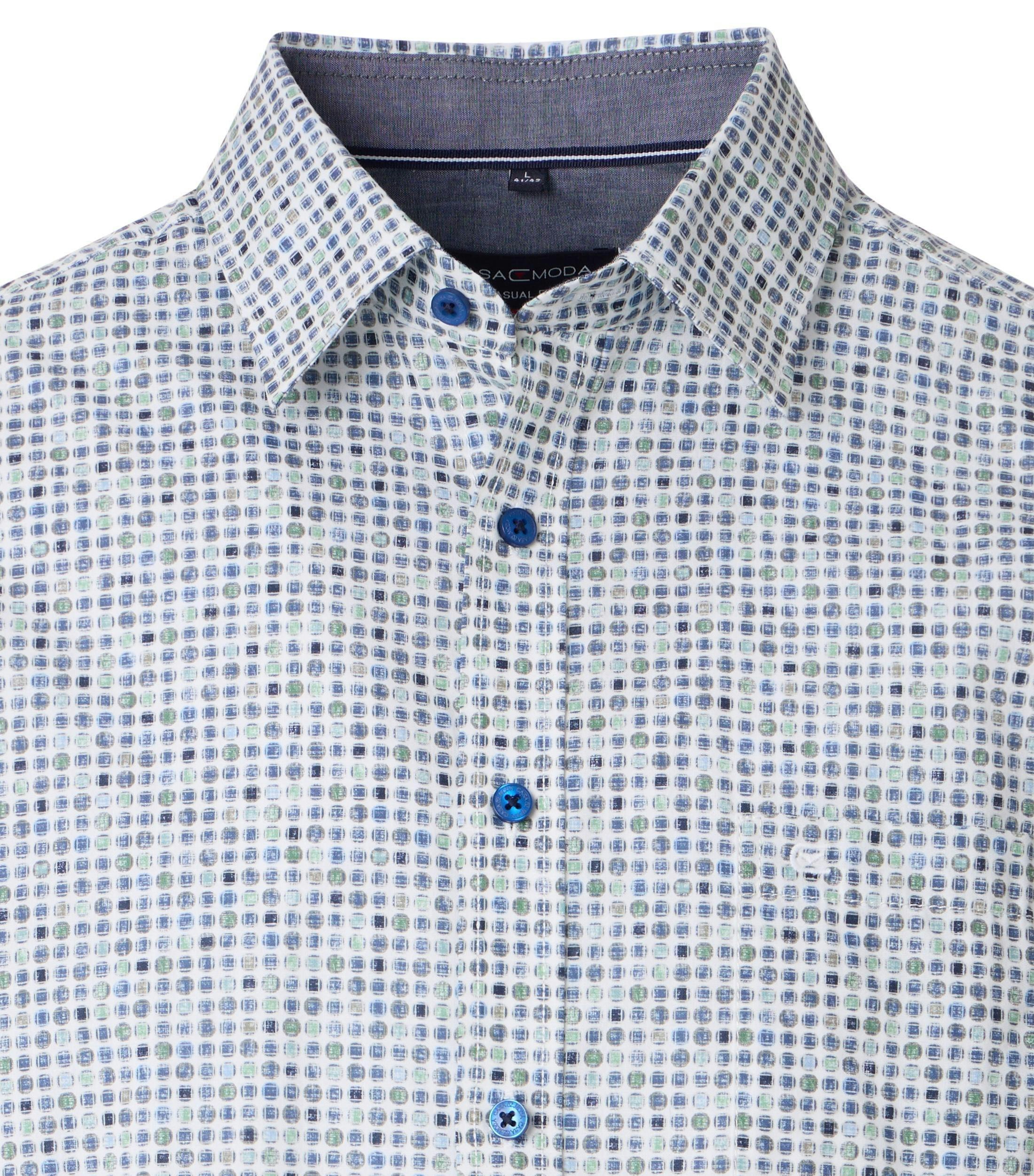 Ein Freizeithemd im uni Muster in der Farbe Hellblau