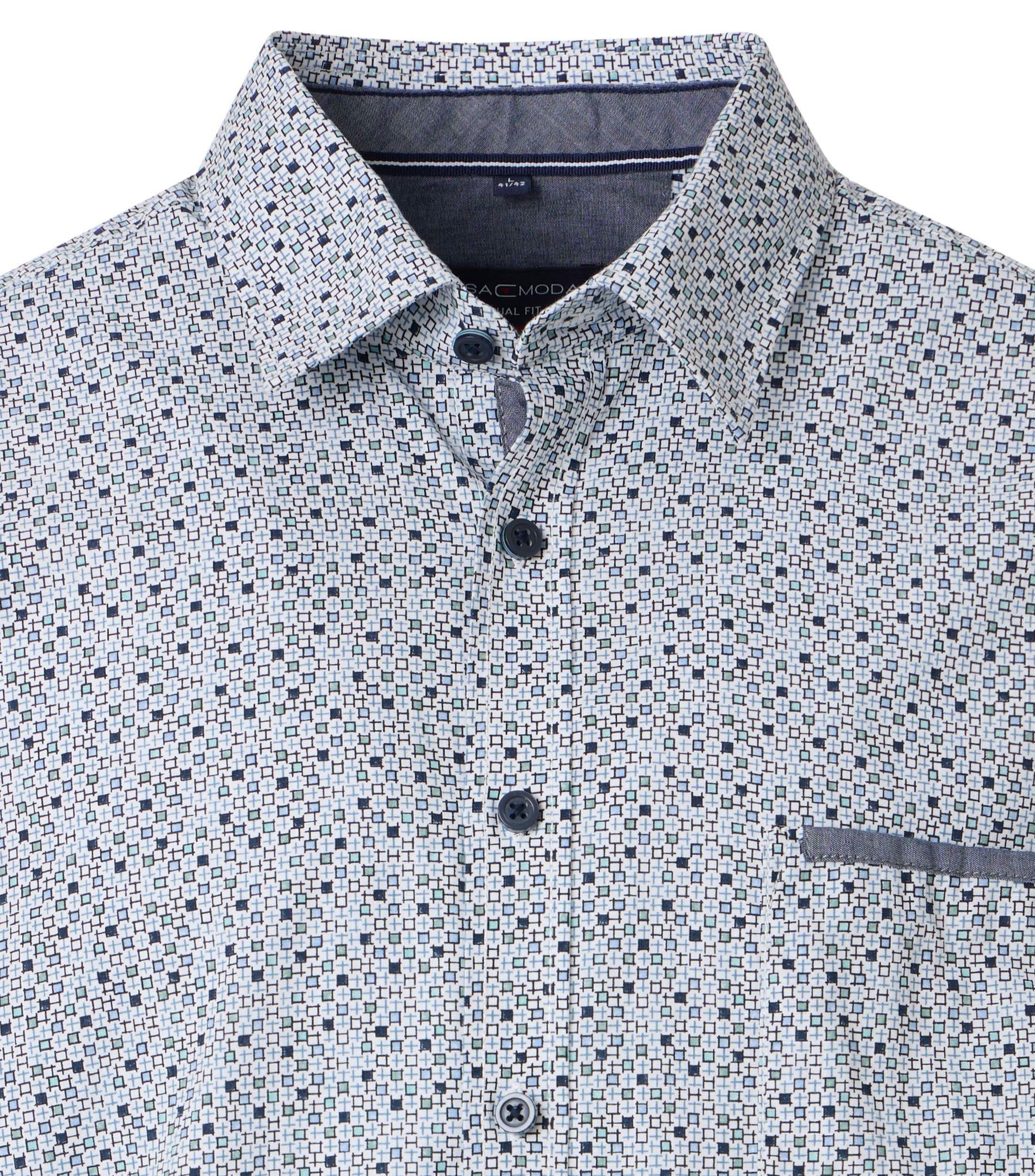 Ein Freizeithemd im Print Muster in der Farbe Blau